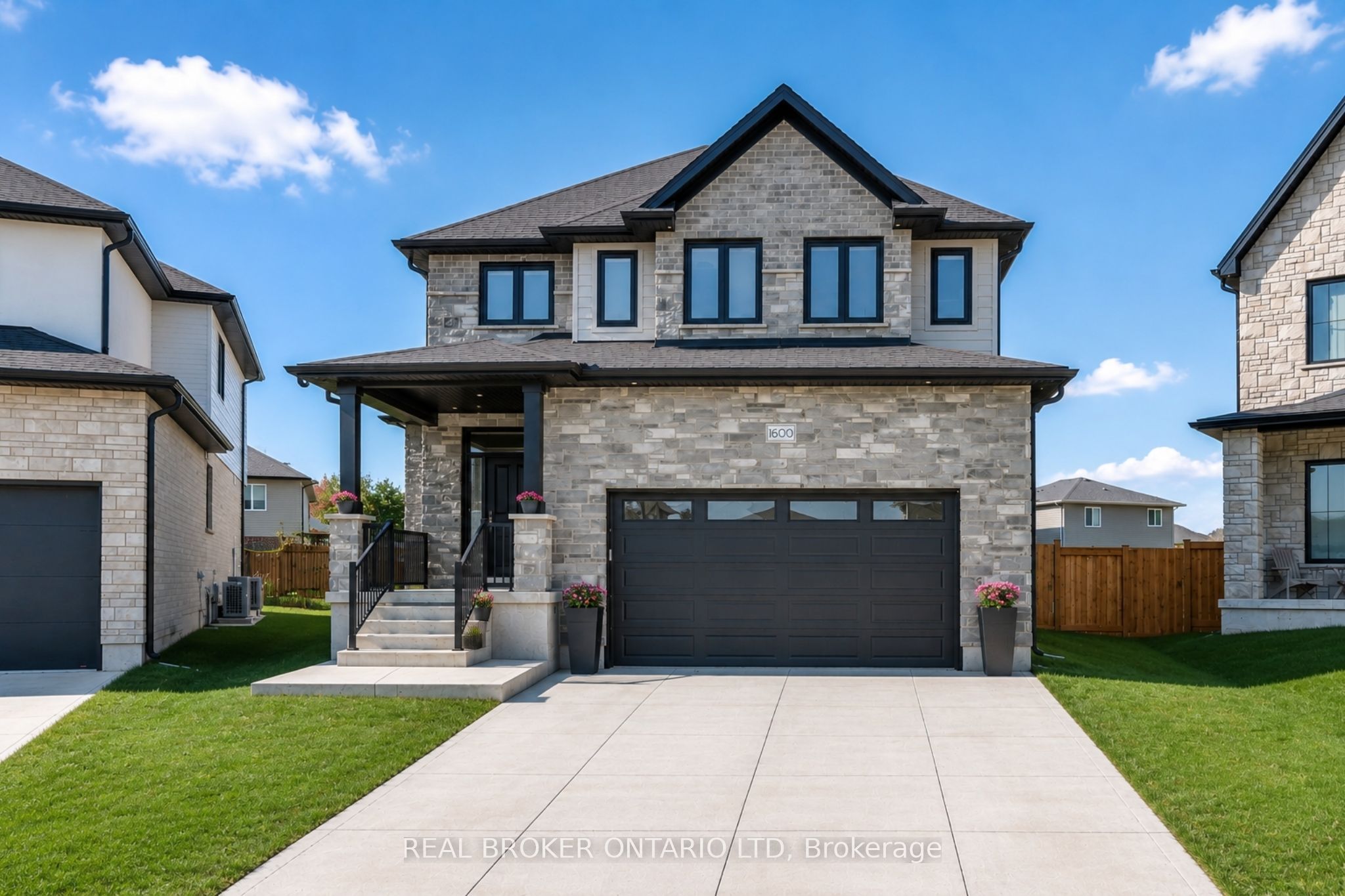 1600 Medway Park Drive, London North, ON N6G 3W1 photo 2
