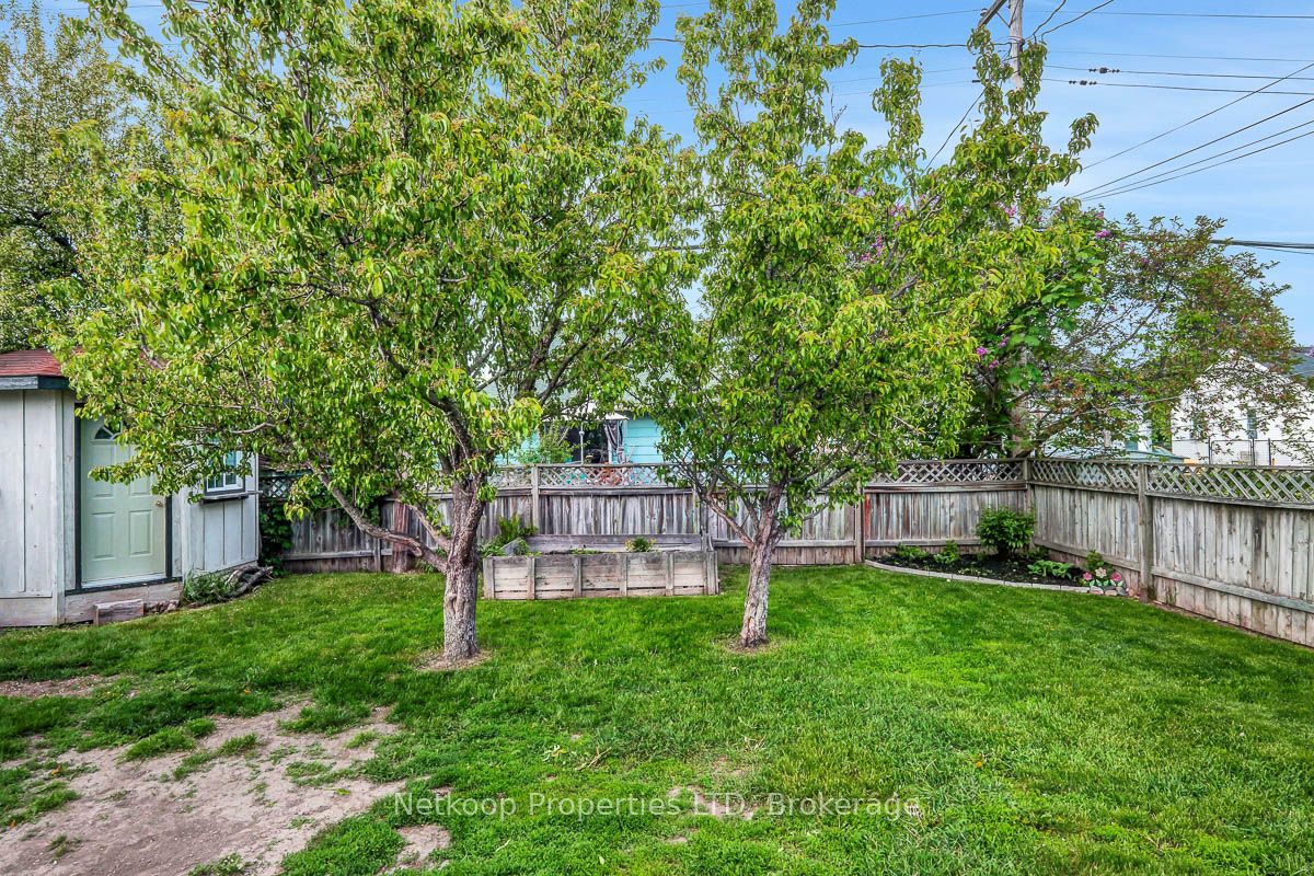 90 First Avenue, Arnprior, ON K7S 1W3 photo 2