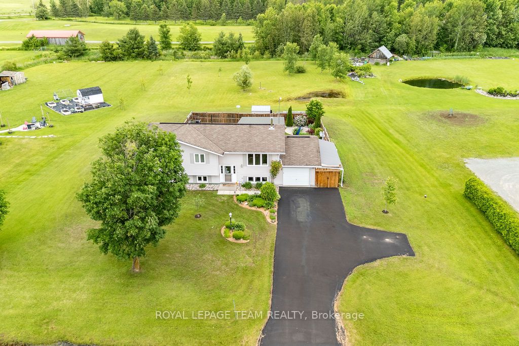 39 Biederman Road, North Algona Wilberforce, ON K0J 1X0
