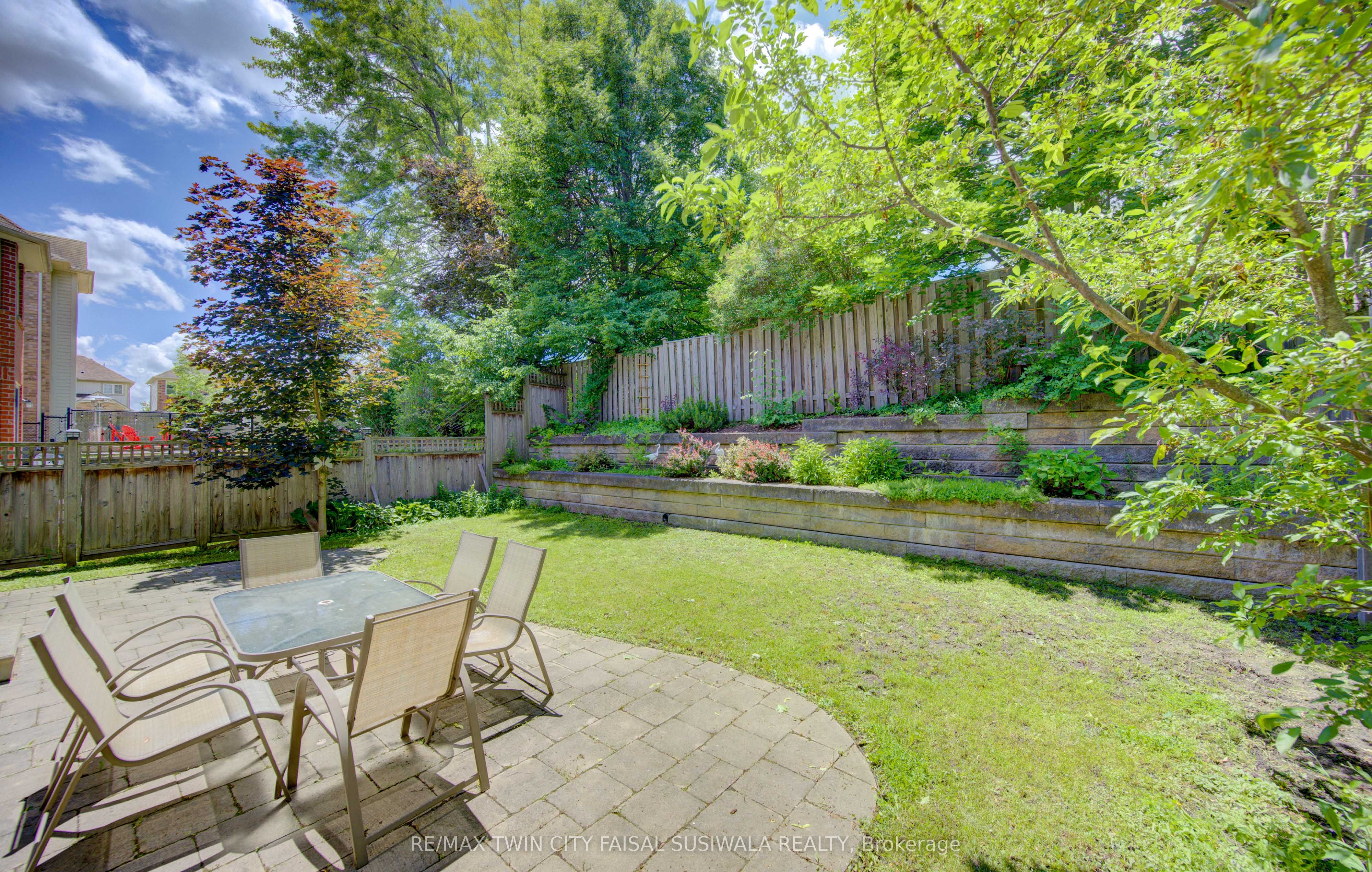 184 Fletcher Circle, Cambridge, ON N3C 0B5 photo 2