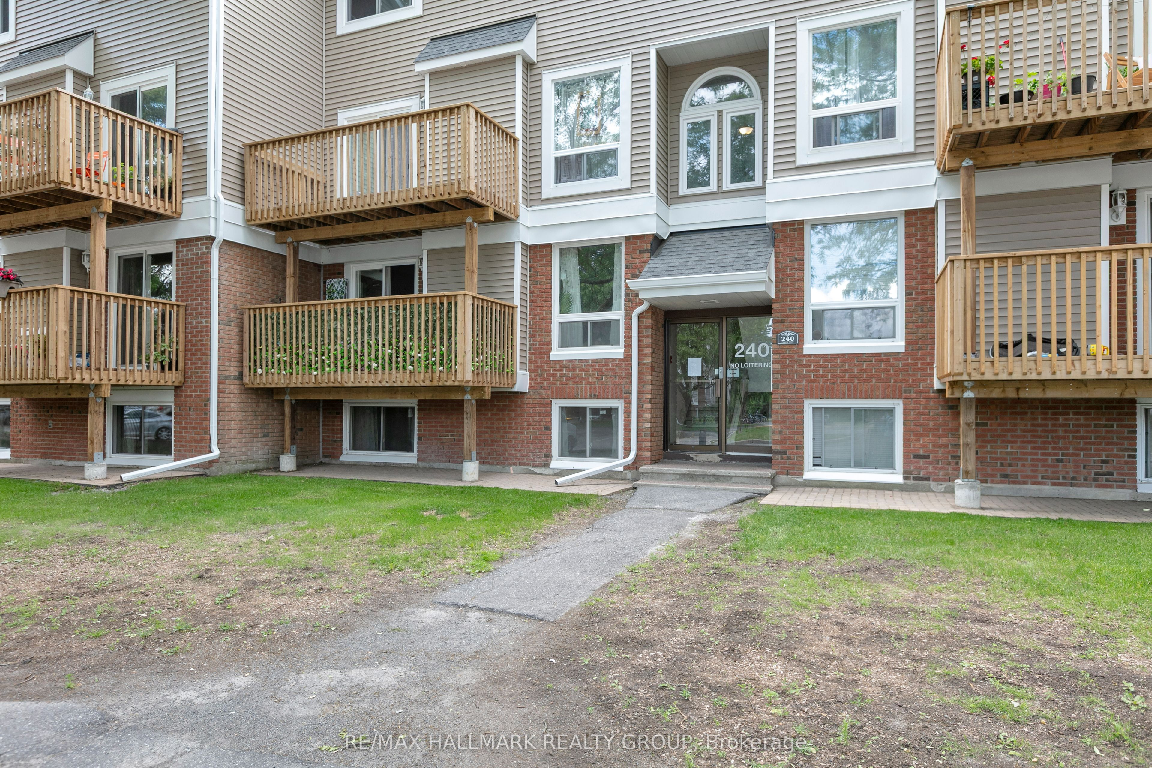 240 Fenerty Court 1, Kanata, ON K2L 3A7 photo 3