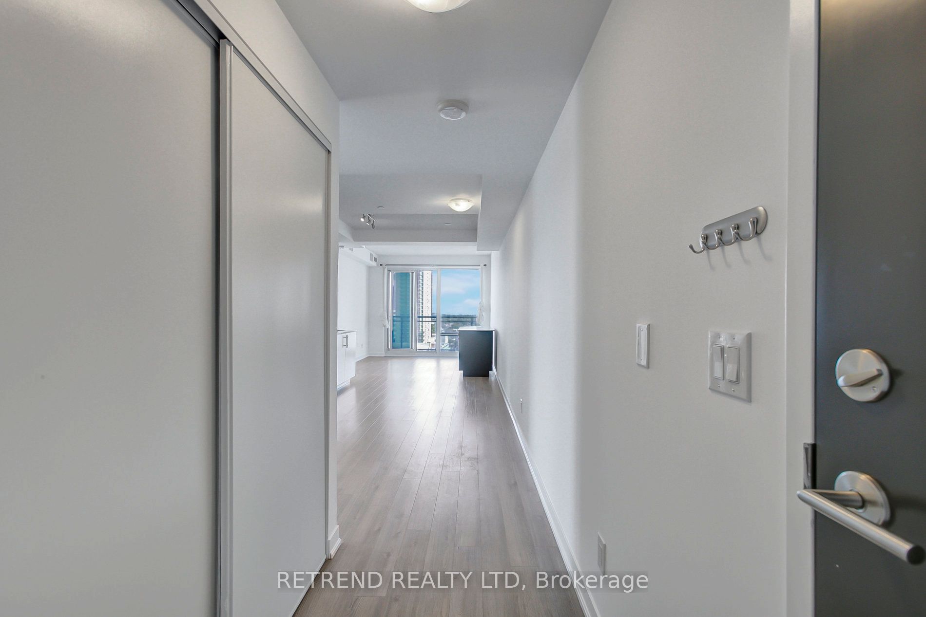85 Duke Street W 1504, Kitchener, ON N2H 0B7 photo 2