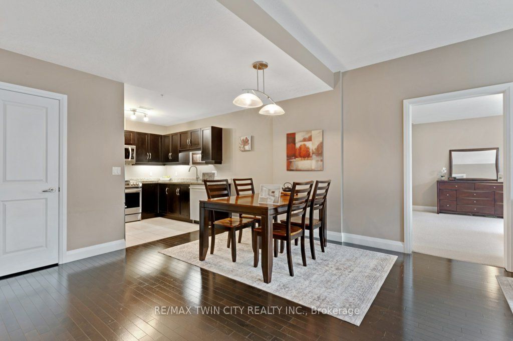165 Duke Street E 105, Kitchener, ON N2H 6T8 photo 4