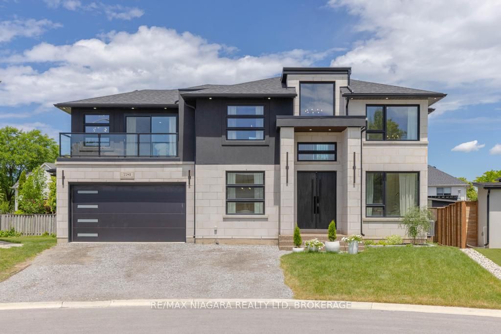 7781 Secretariat Court, Niagara Falls, ON L2H 3V3