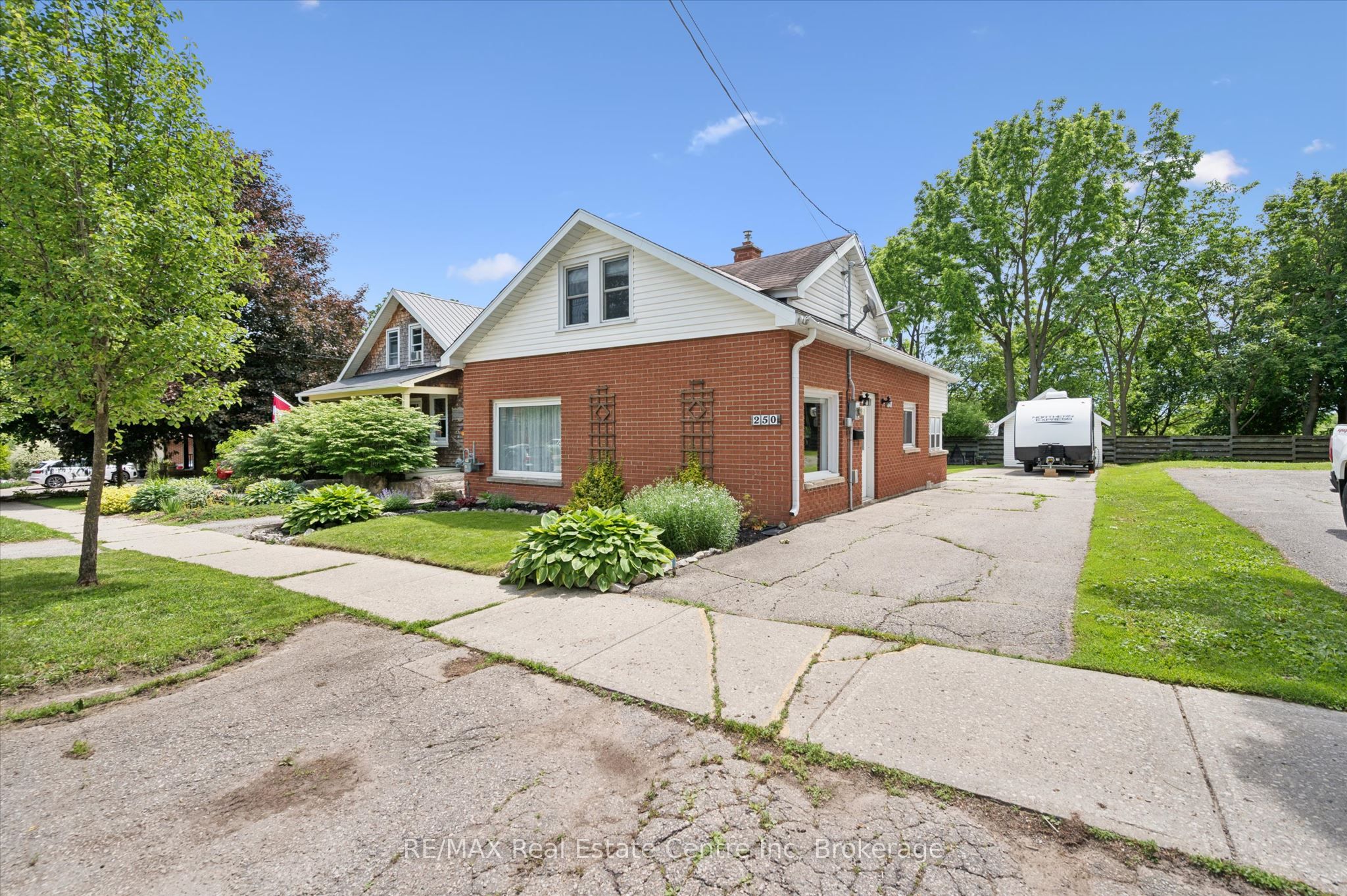 250 St George Street E, Centre Wellington, ON N1M 1K4