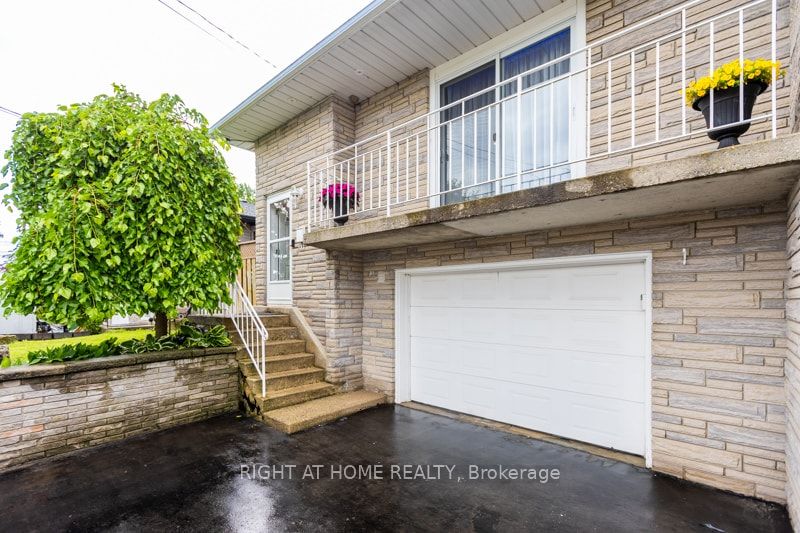 15 Tuna Court, Hamilton, ON L8W 1S1 photo 2