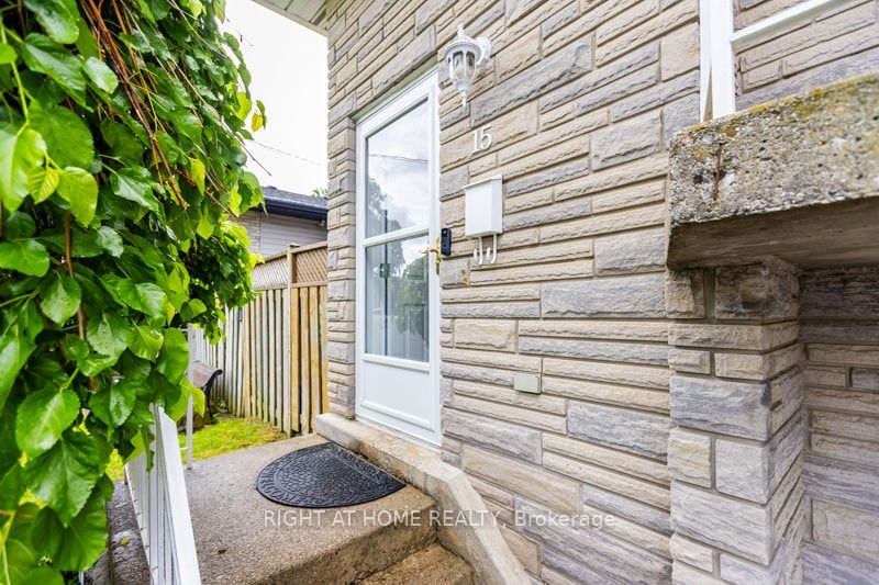15 Tuna Court, Hamilton, ON L8W 1S1 photo 3