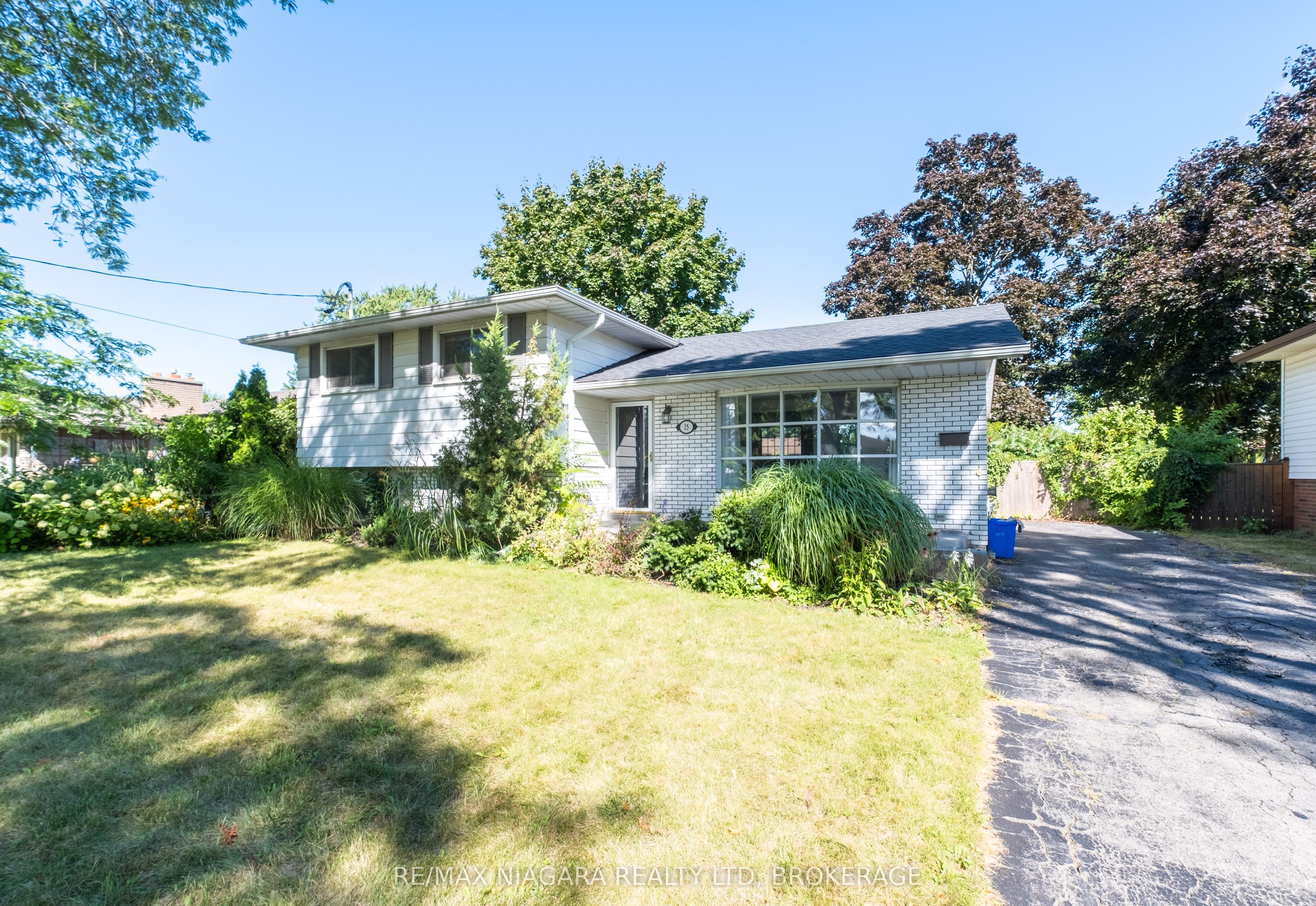 15 Old Oxford Road, St. Catharines, ON L2M 2J7