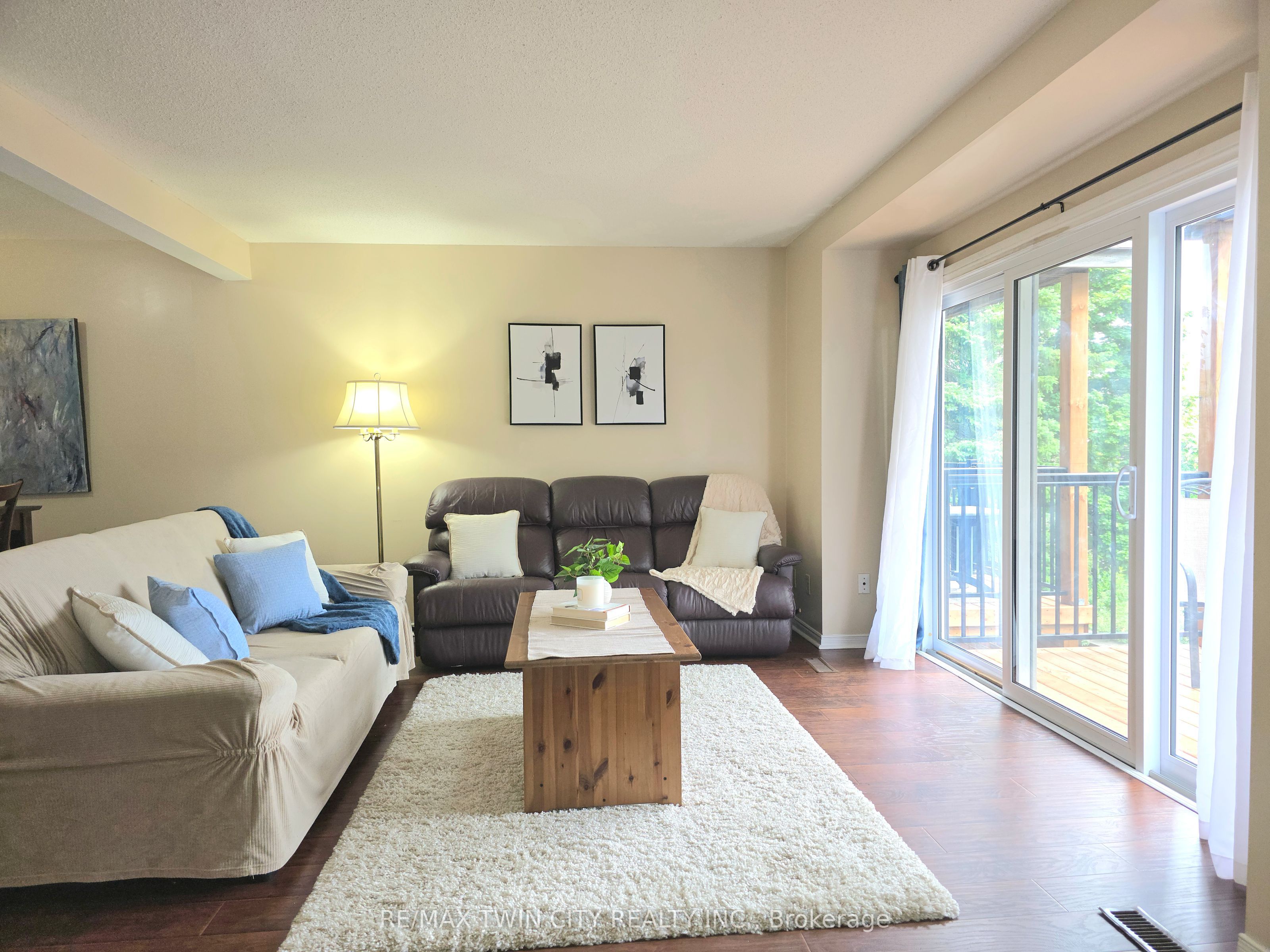 250 Keats Way 6, Waterloo, ON N2L 6J5 photo 5