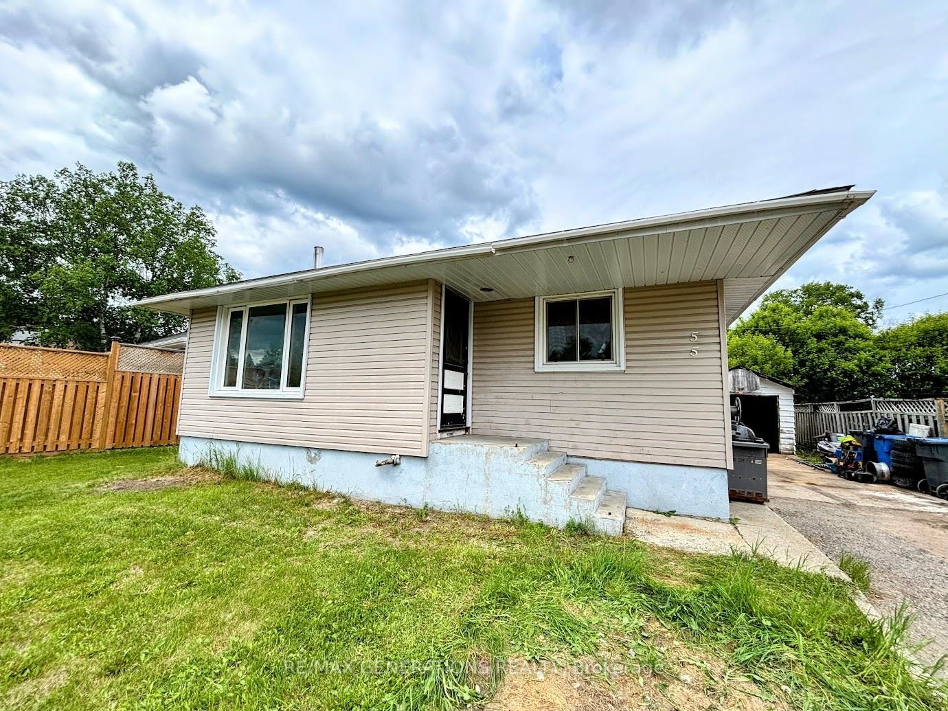 55 Neebig Avenue, Manitouwadge, ON P0T 2C0