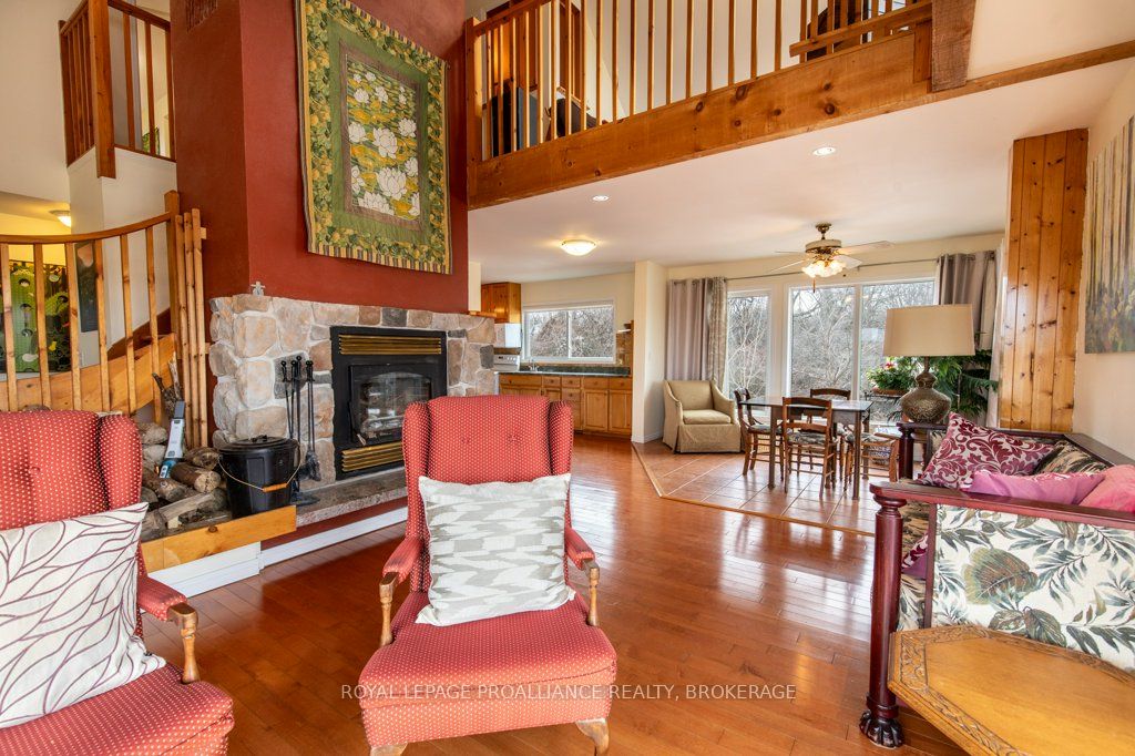 1558 Highway 96, Frontenac Islands, ON K0H 2Y0 photo 5