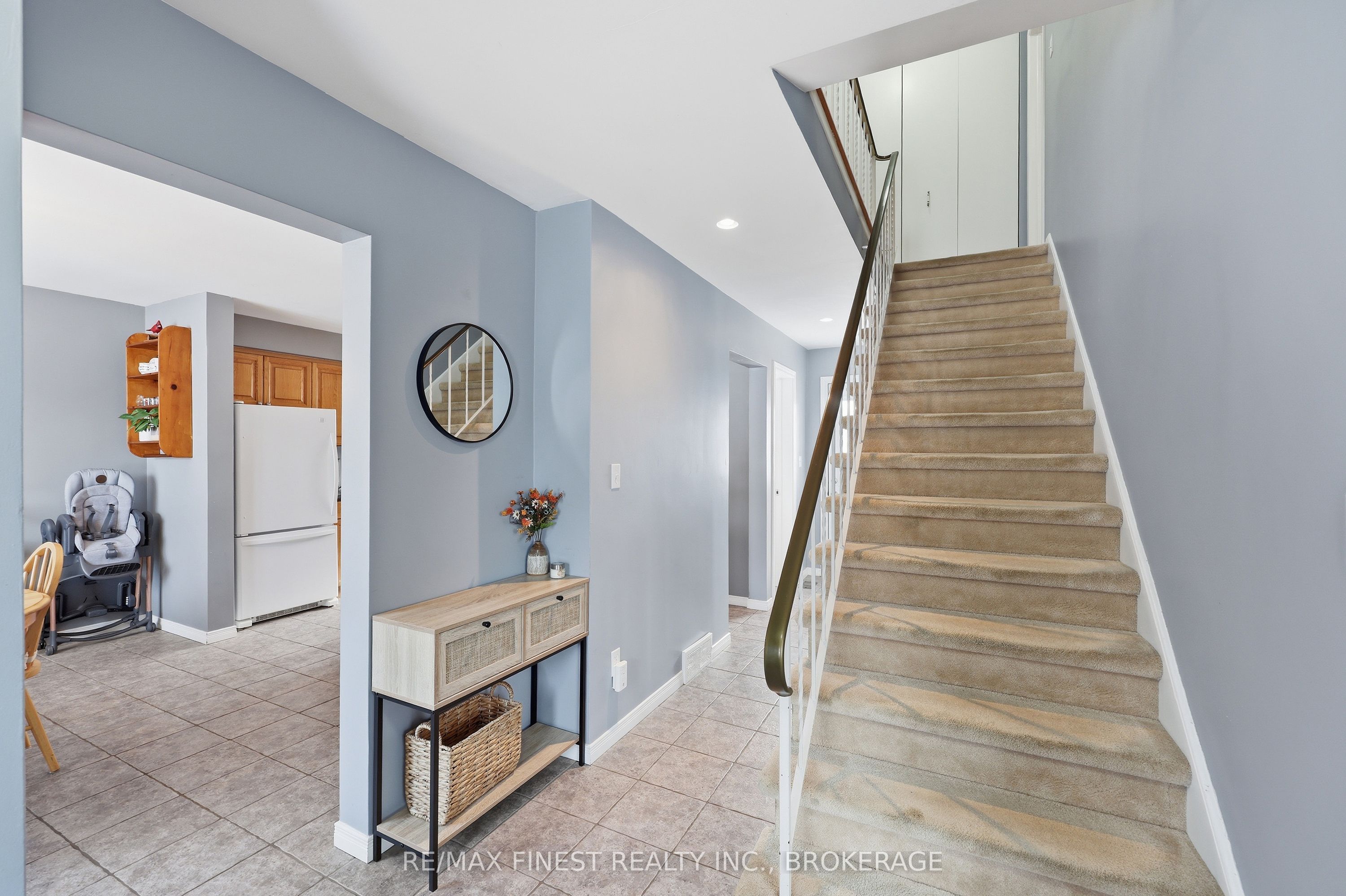 140 Falkirk Terrace, Kingston, ON K7M 4C2 photo 2