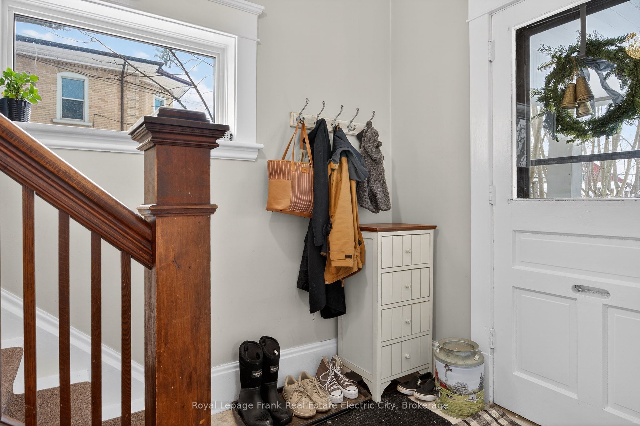 647 Bethune Street, Peterborough, ON K9H 4A2 photo 3