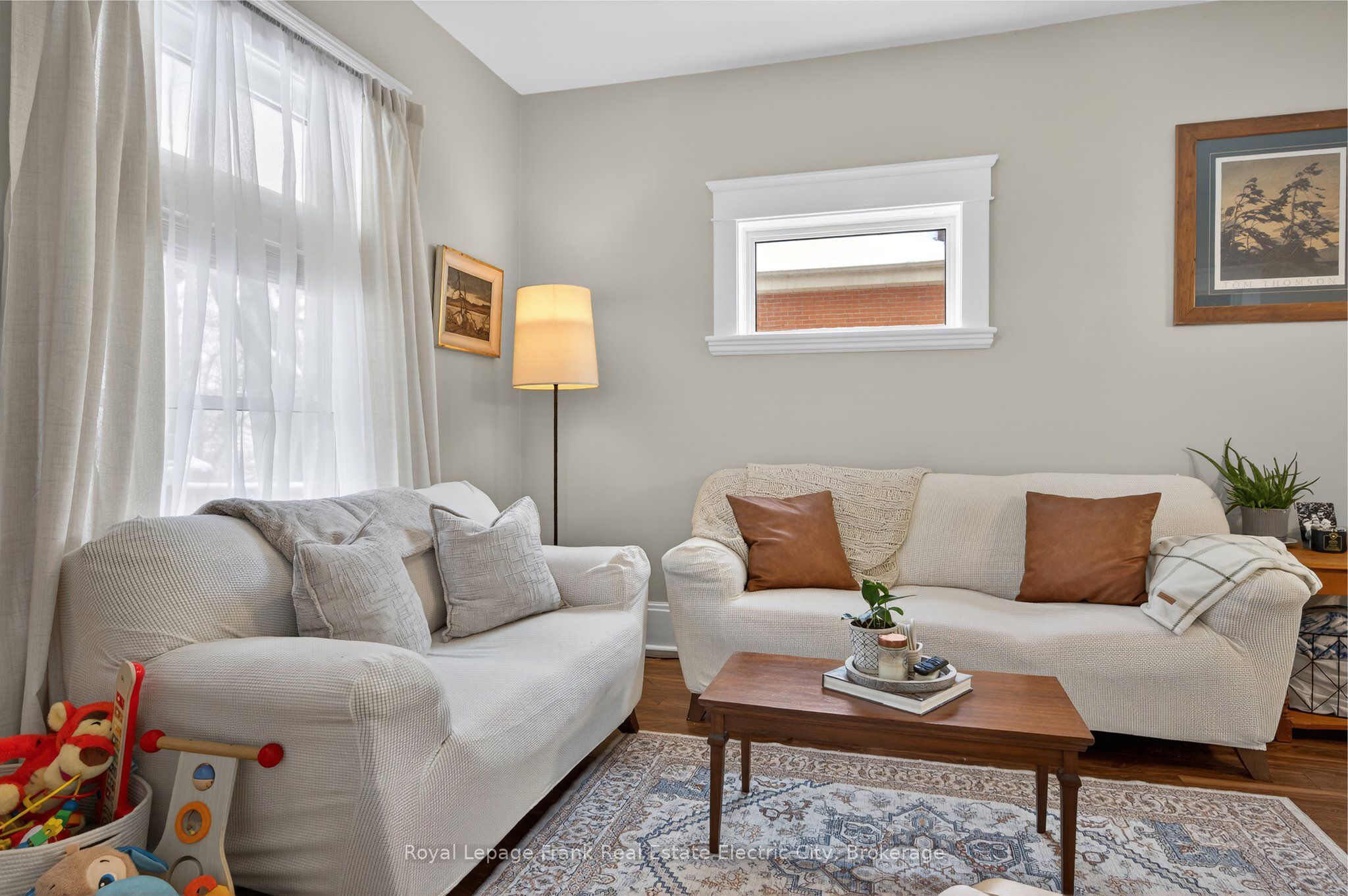 647 Bethune Street, Peterborough, ON K9H 4A2 photo 4