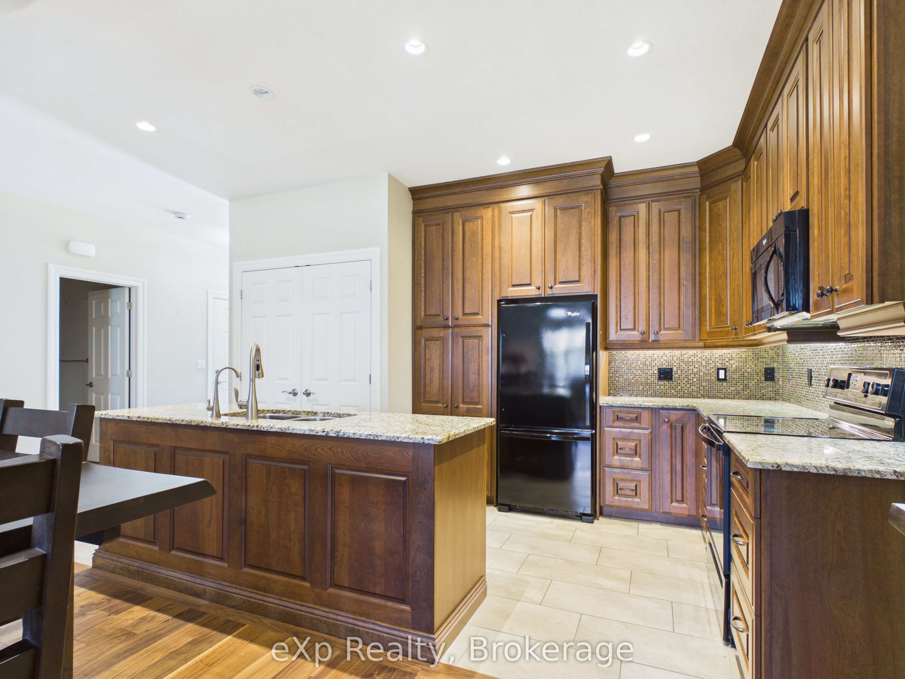 401 Victoria Street 34, Brockton, ON N0G 2V0 photo 5