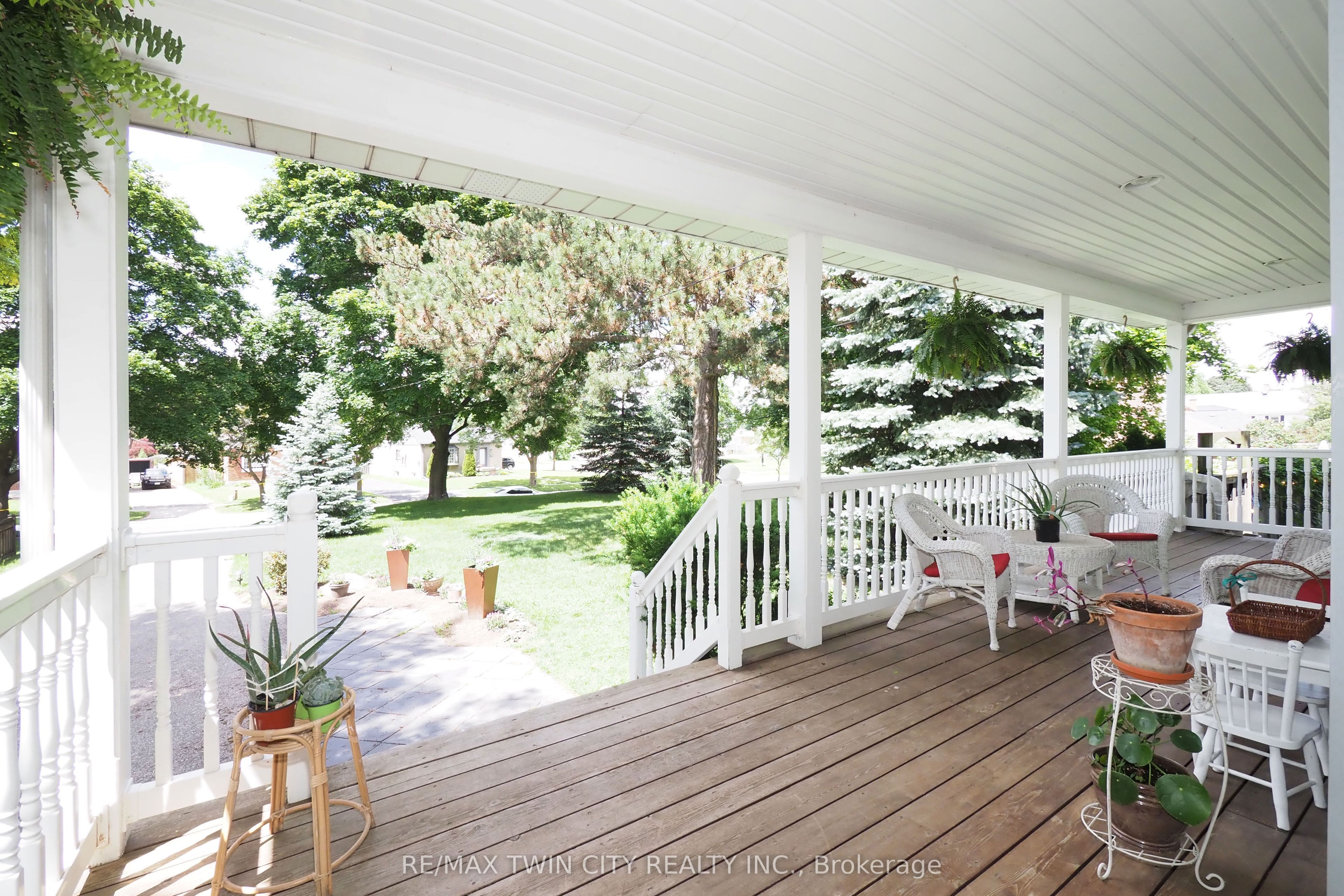 103 Belleview Avenue, Waterloo, ON N2B 1G6 photo 4
