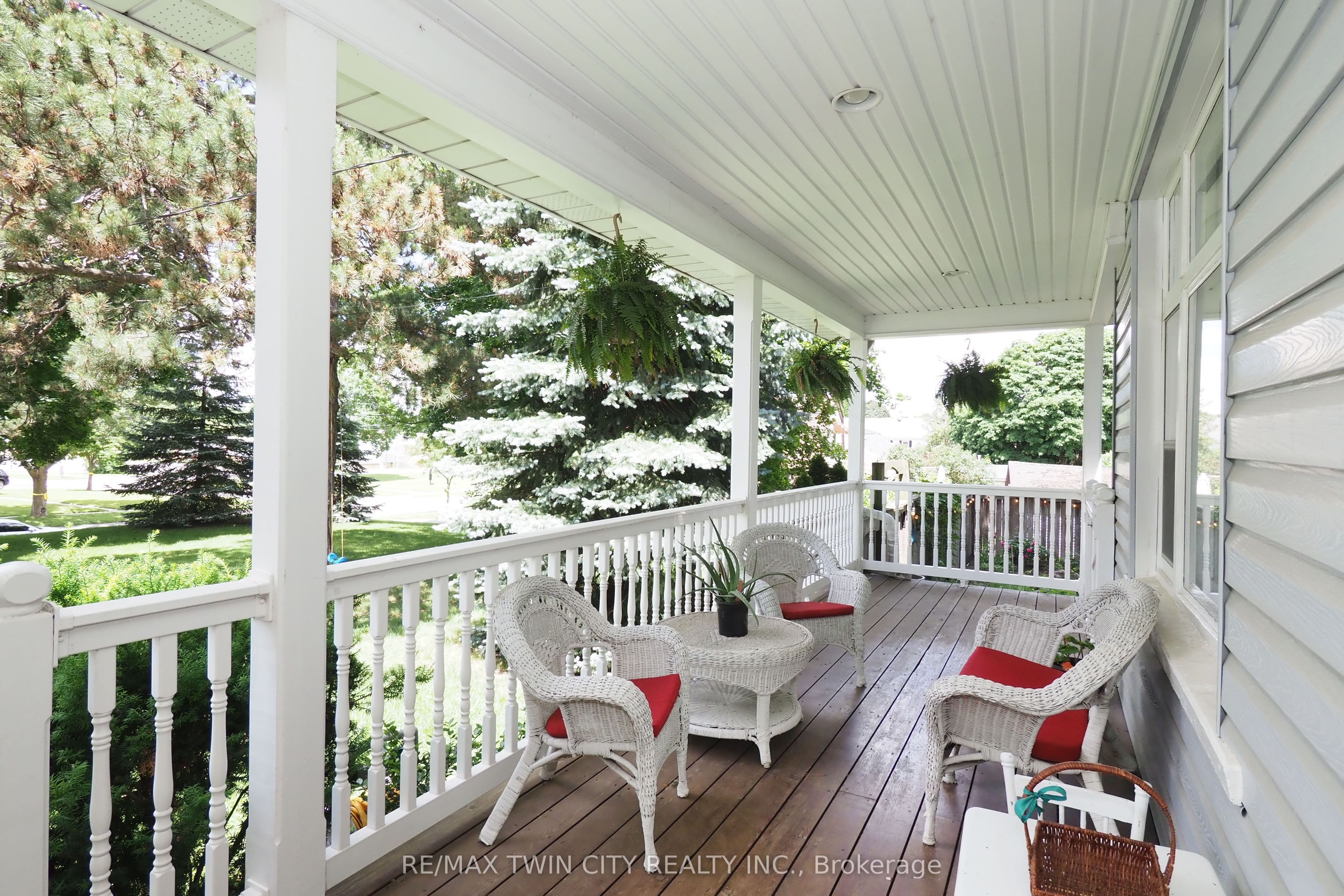 103 Belleview Avenue, Waterloo, ON N2B 1G6 photo 5