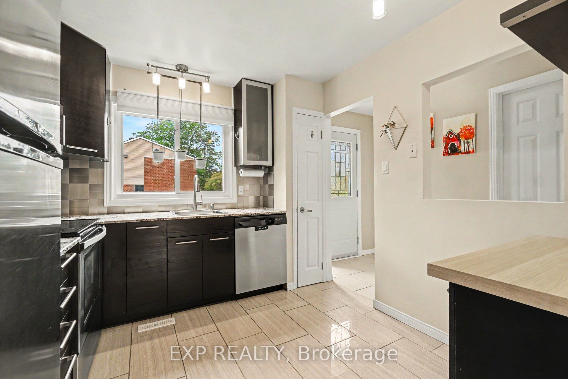 2030 Kelden Crescent 35, Blackburn Hamlet, ON K1B 4X9 photo 5