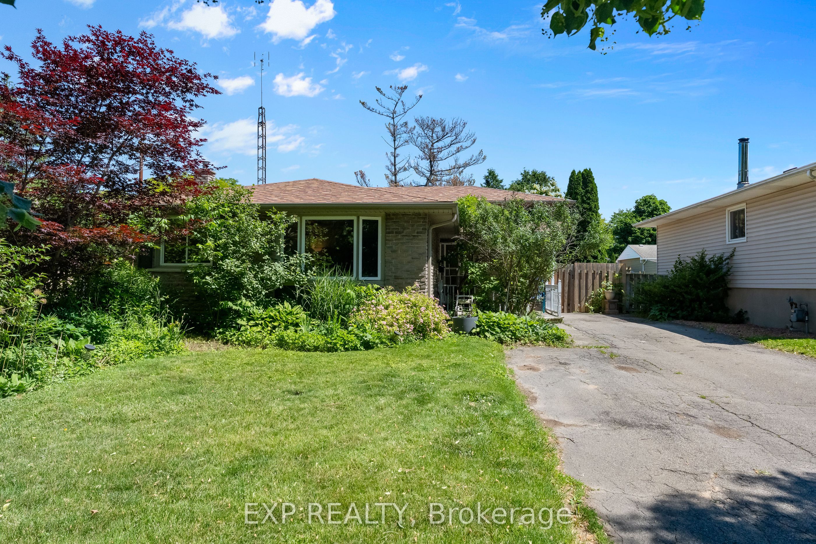 11 Abraham Drive, St. Catharines, ON L2M 6K7