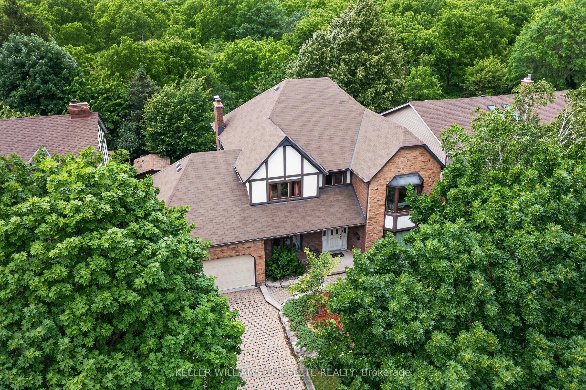 20 Tamwood Court, Hamilton, ON L8J 2L2