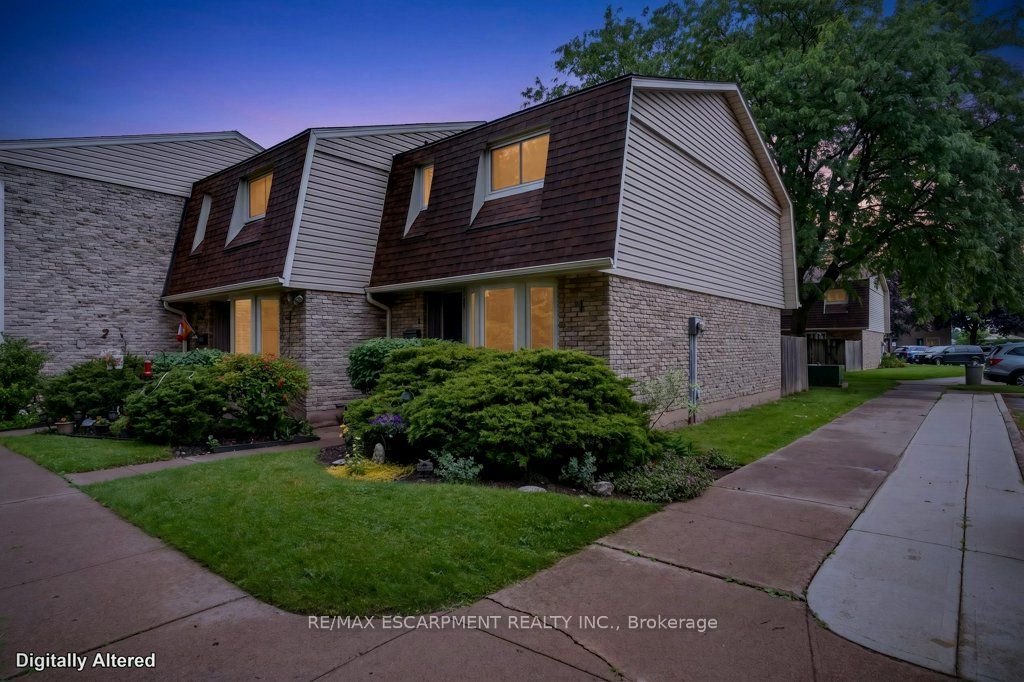 75 Ventura Drive 1, St. Catharines, ON L2R 7J7 photo 2