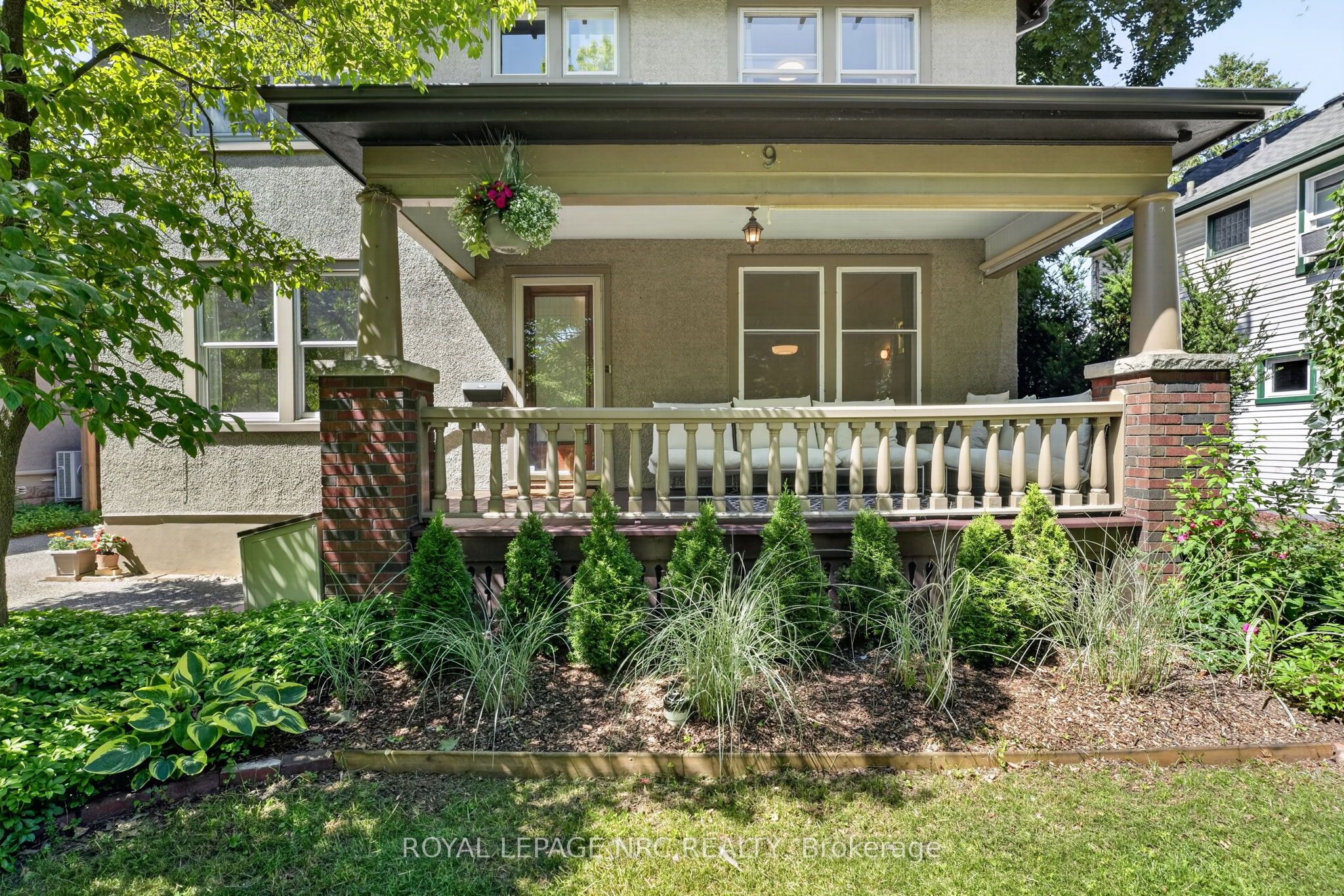 9 Thairs Avenue, St. Catharines, ON L2R 6N9 photo 3