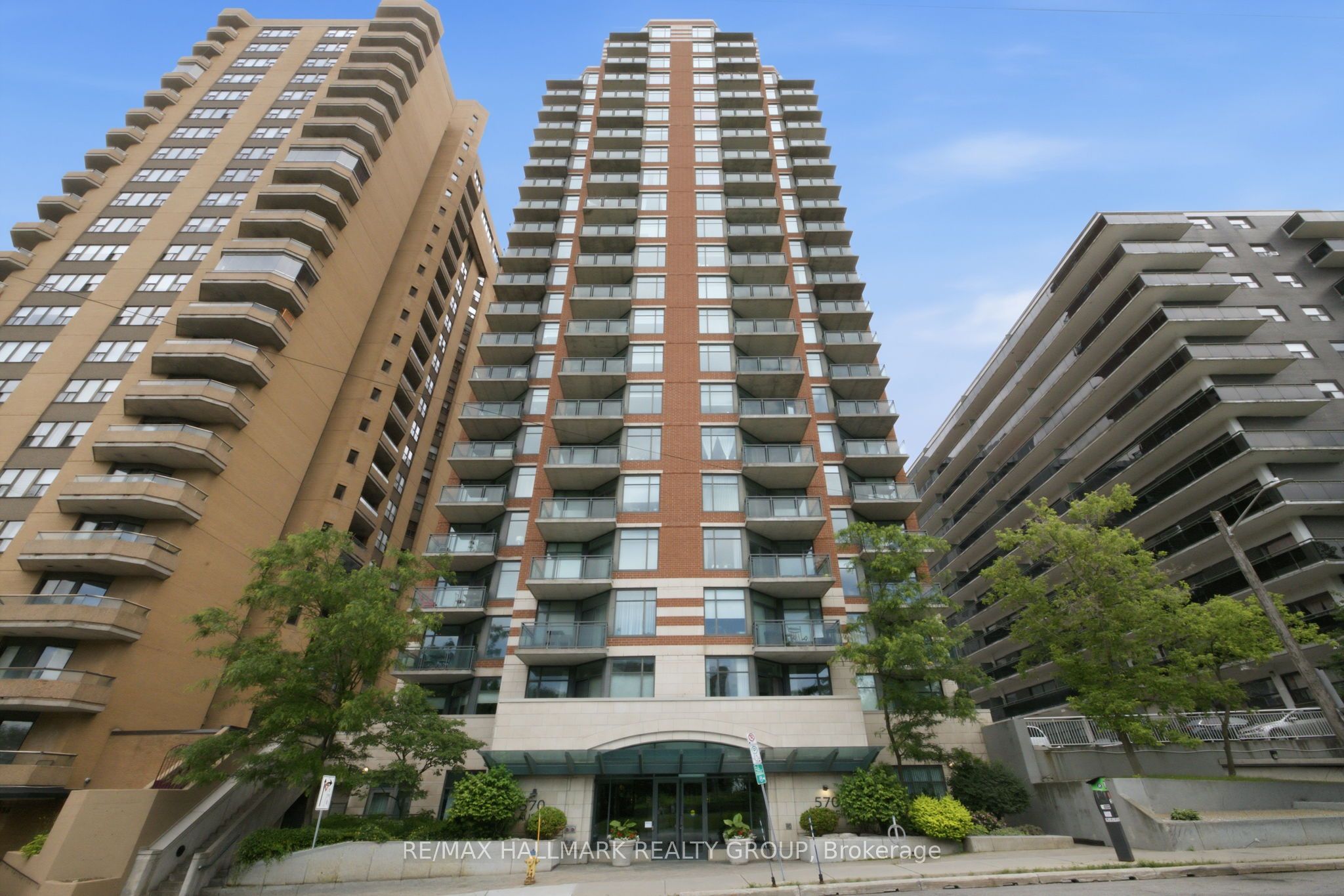 570 Laurier Avenue W 2301, Ottawa Centre, ON K1R 1C8