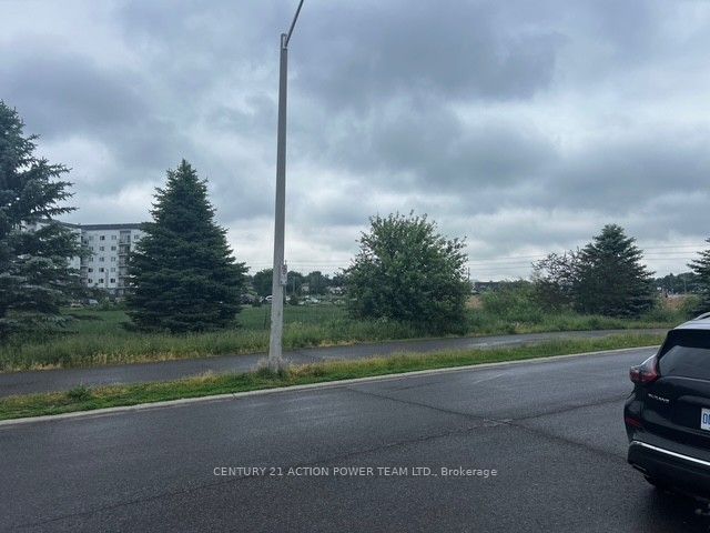 377 Brigitta Street, Kanata, ON K2S 0J1 photo 2