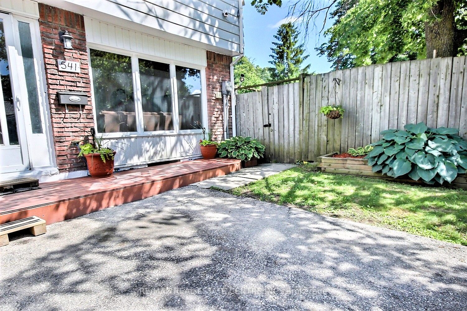 541 Parkview Crescent Crescent, Cambridge, ON N3H 4Z9 photo 2