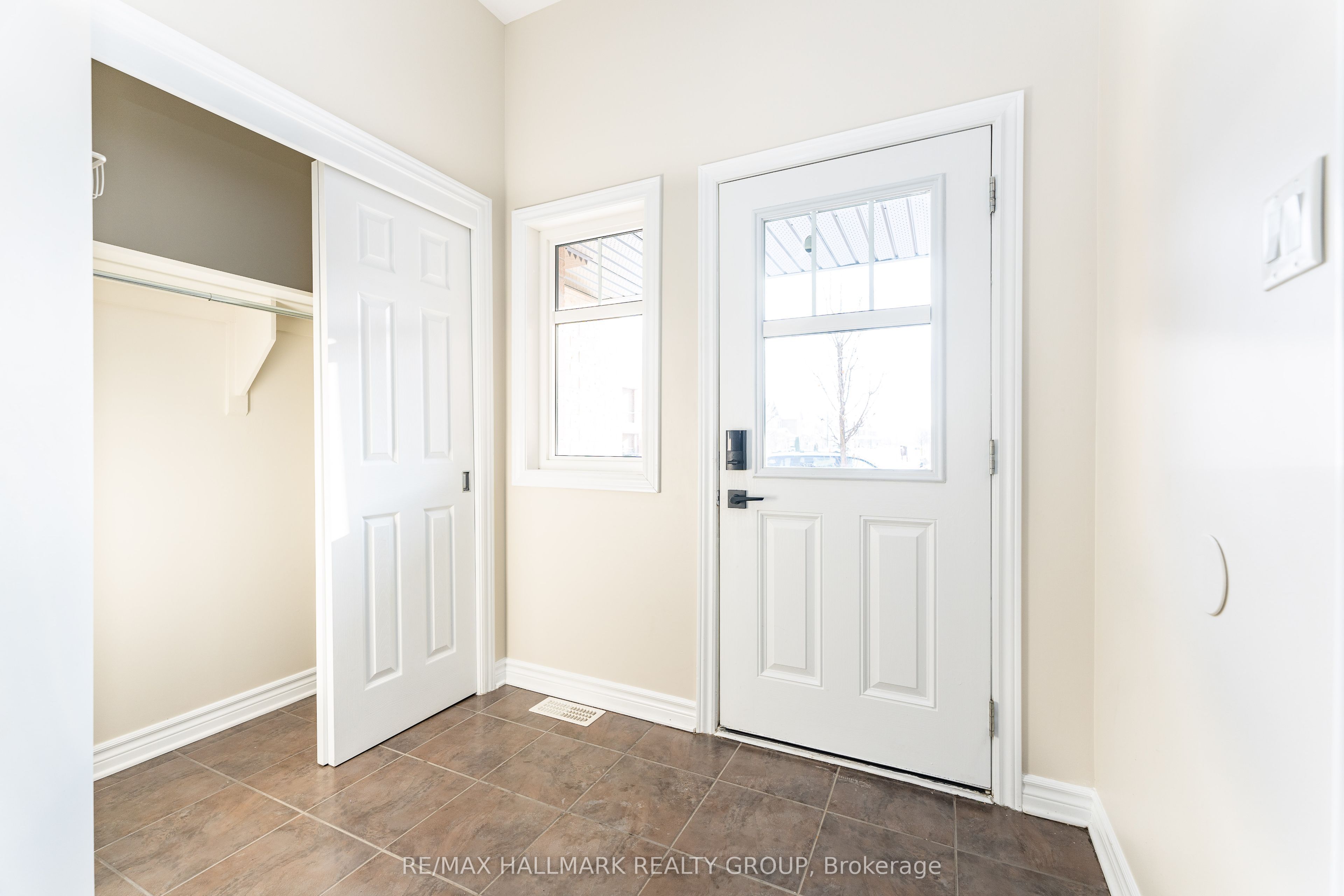 155 Calvington Avenue, Kanata, ON K2T 0H8 photo 4