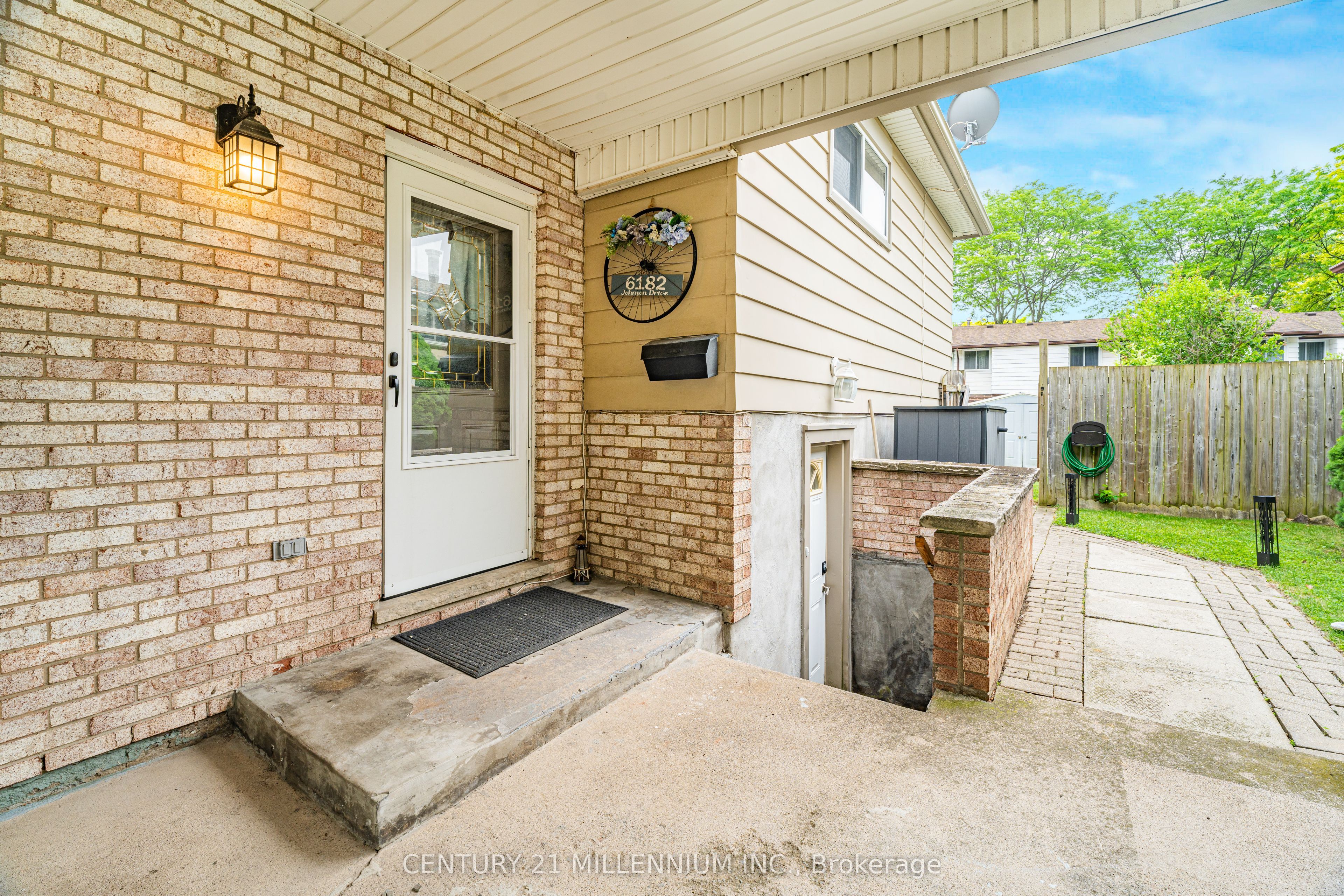 6182 Johnson Drive, Niagara Falls, ON L2J 3J5 photo 4