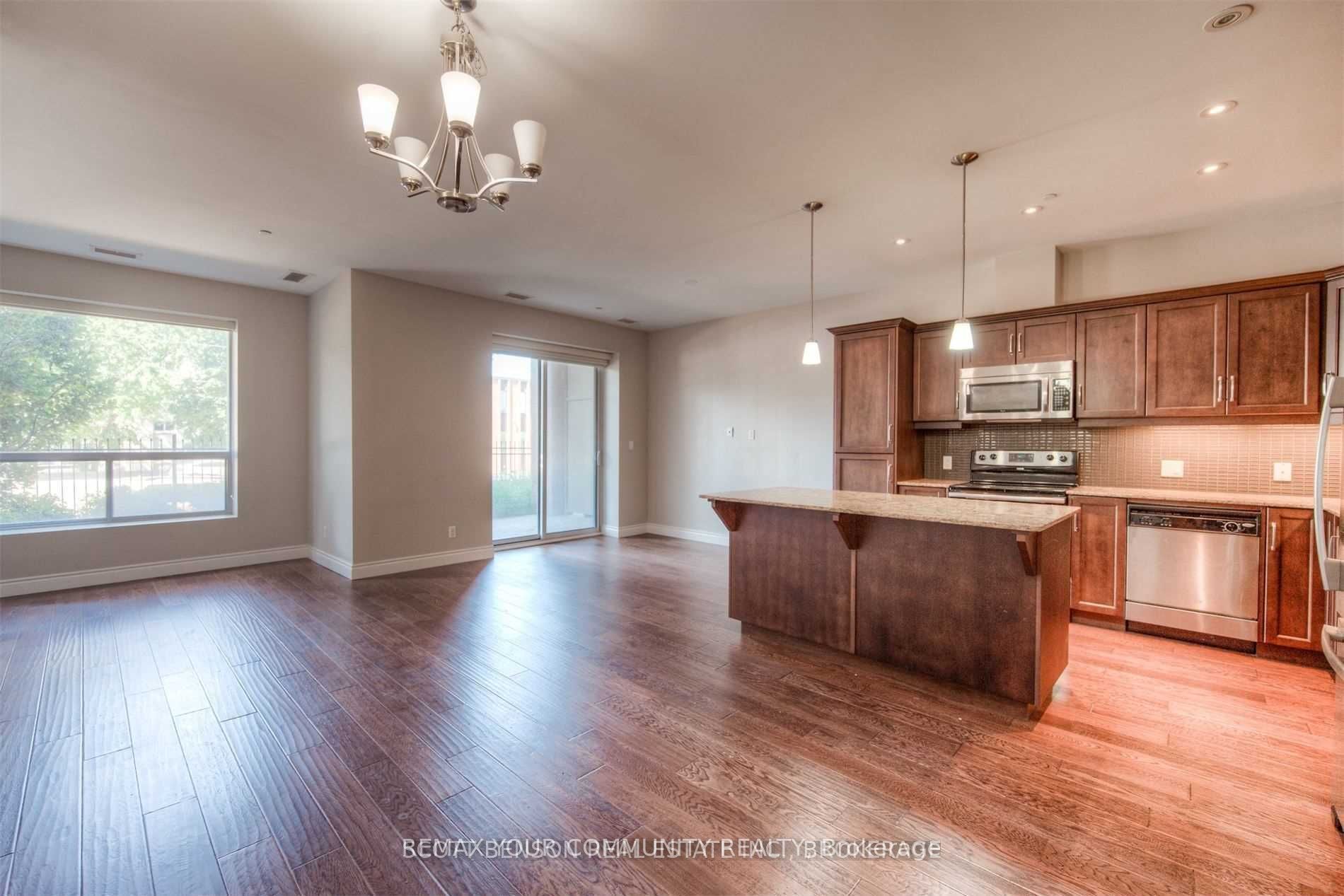 223 Erb Street W 106, Waterloo, ON N2L 0B3 photo 4