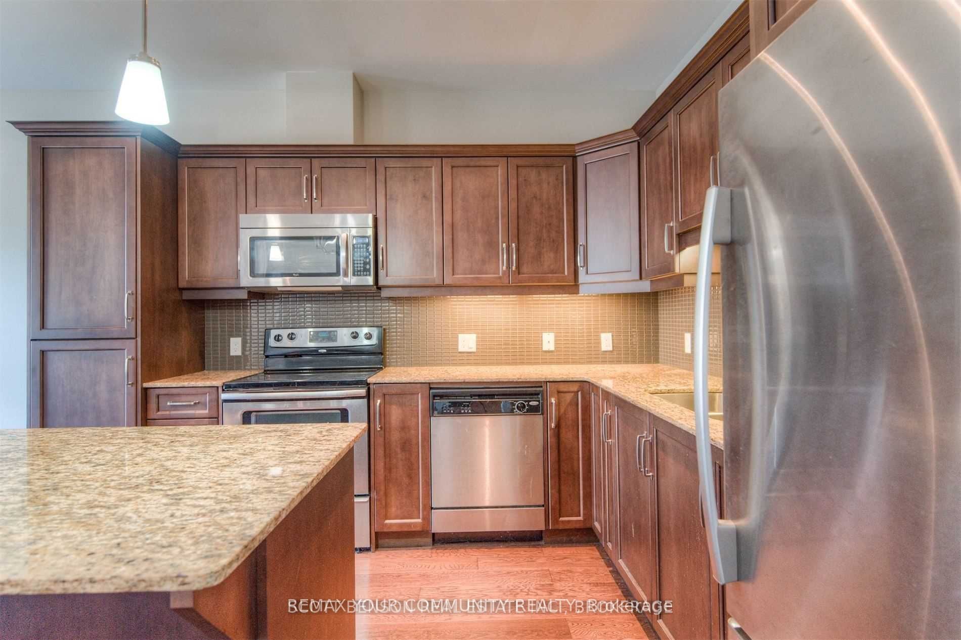 223 Erb Street W 106, Waterloo, ON N2L 0B3 photo 5