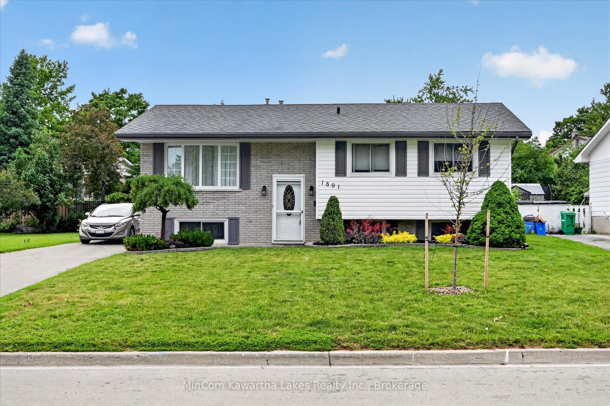 1891 Croftdale Crescent, Peterborough, ON K9K 1J7 photo 2