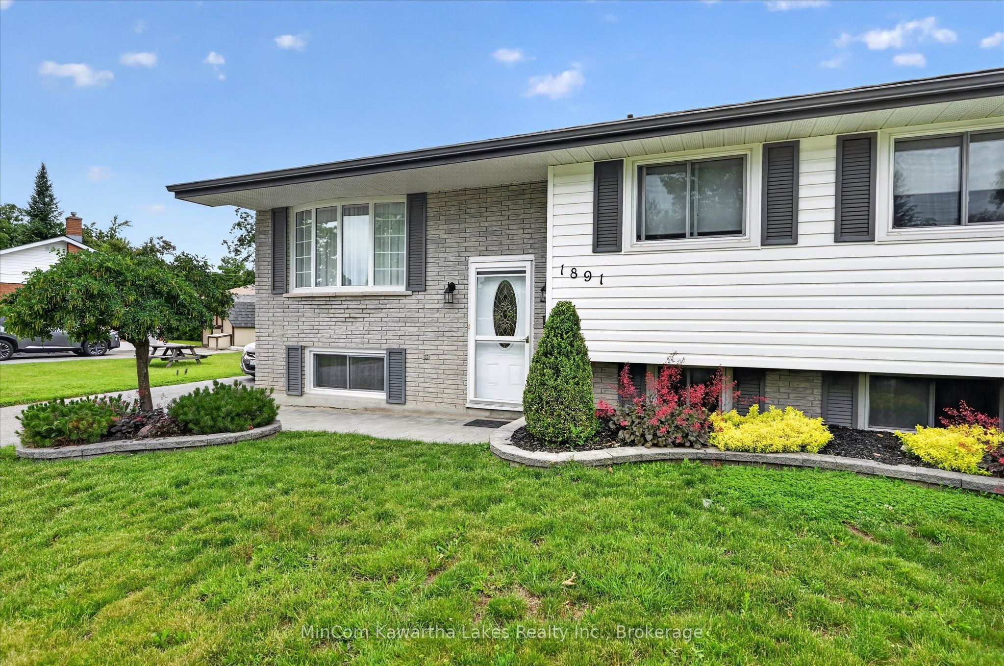 1891 Croftdale Crescent, Peterborough, ON K9K 1J7 photo 3