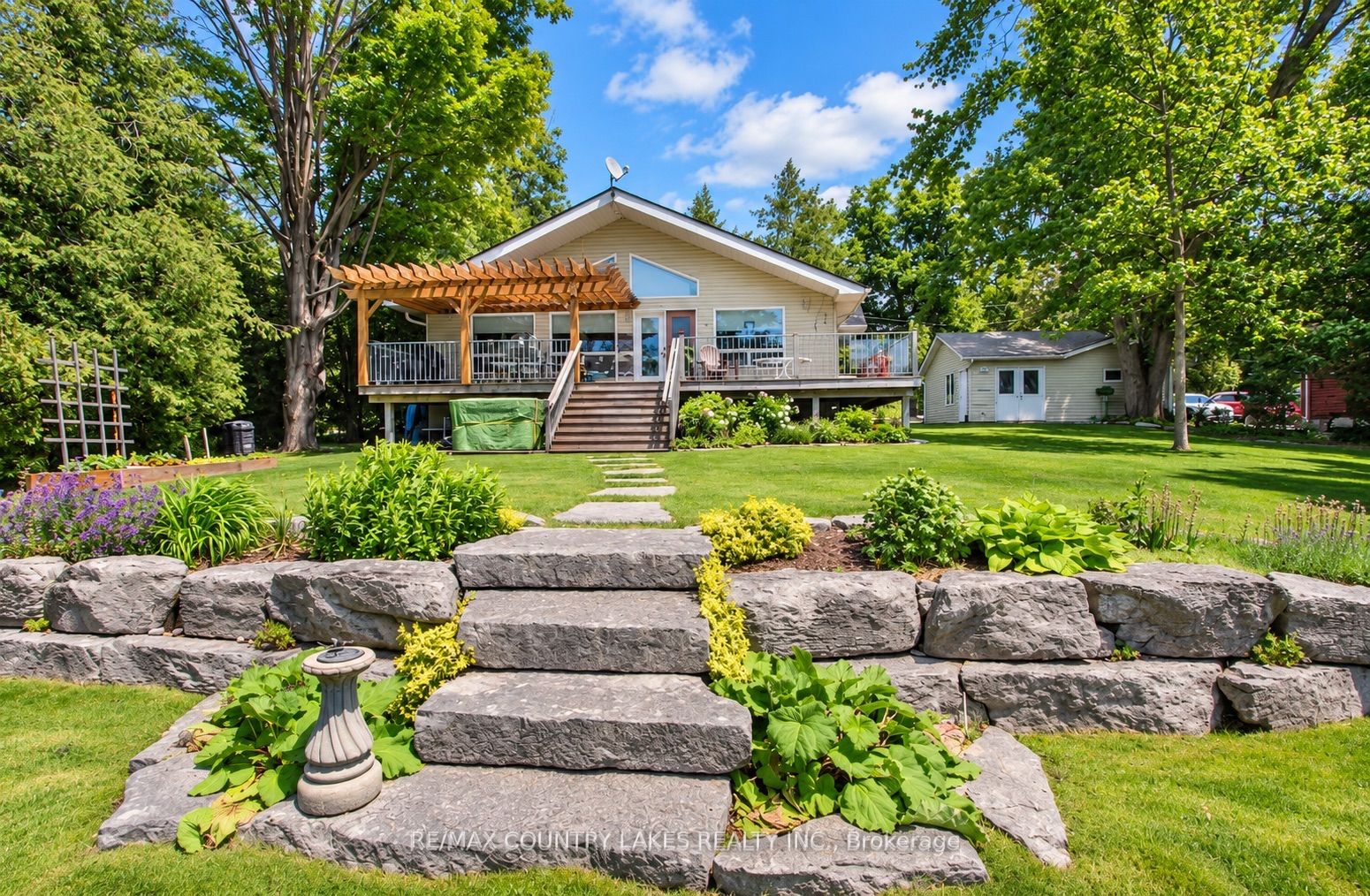 27 Hillcrest Avenue, Kawartha Lakes, ON K0M 2B0