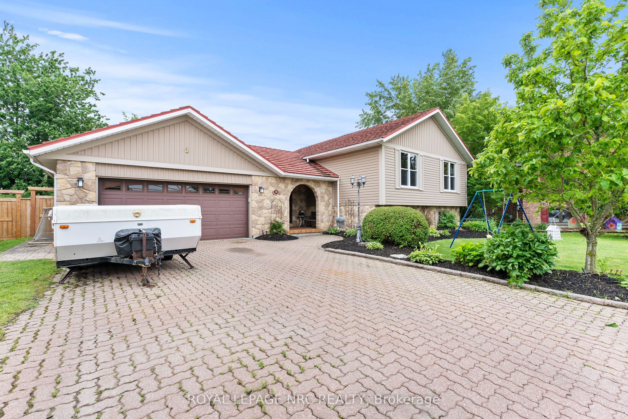 38 Killins Street, West Lincoln, ON L0R 2A0 photo 3