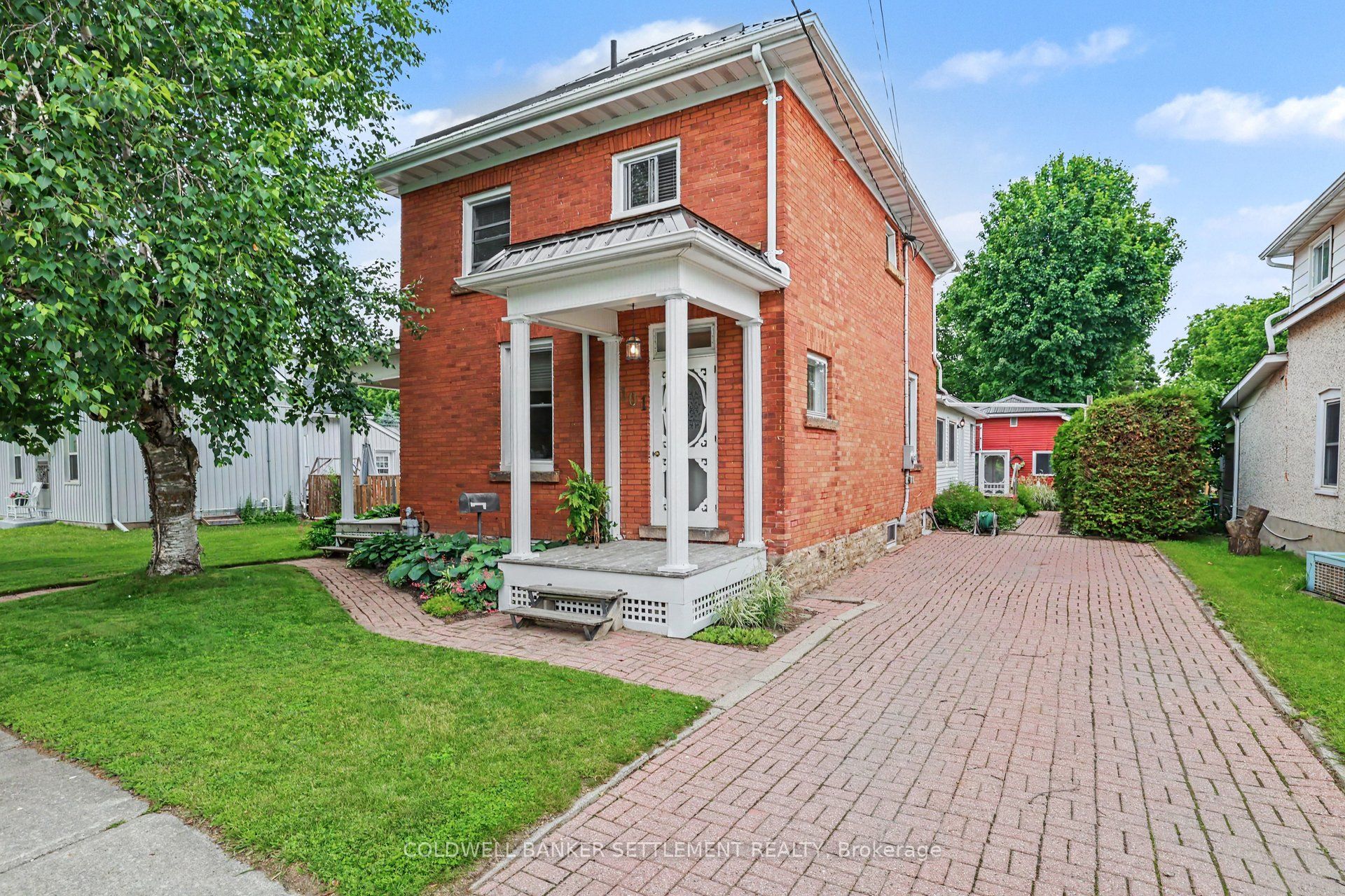 101 Drummond Street E, Perth, ON K7H 1G9 photo 2