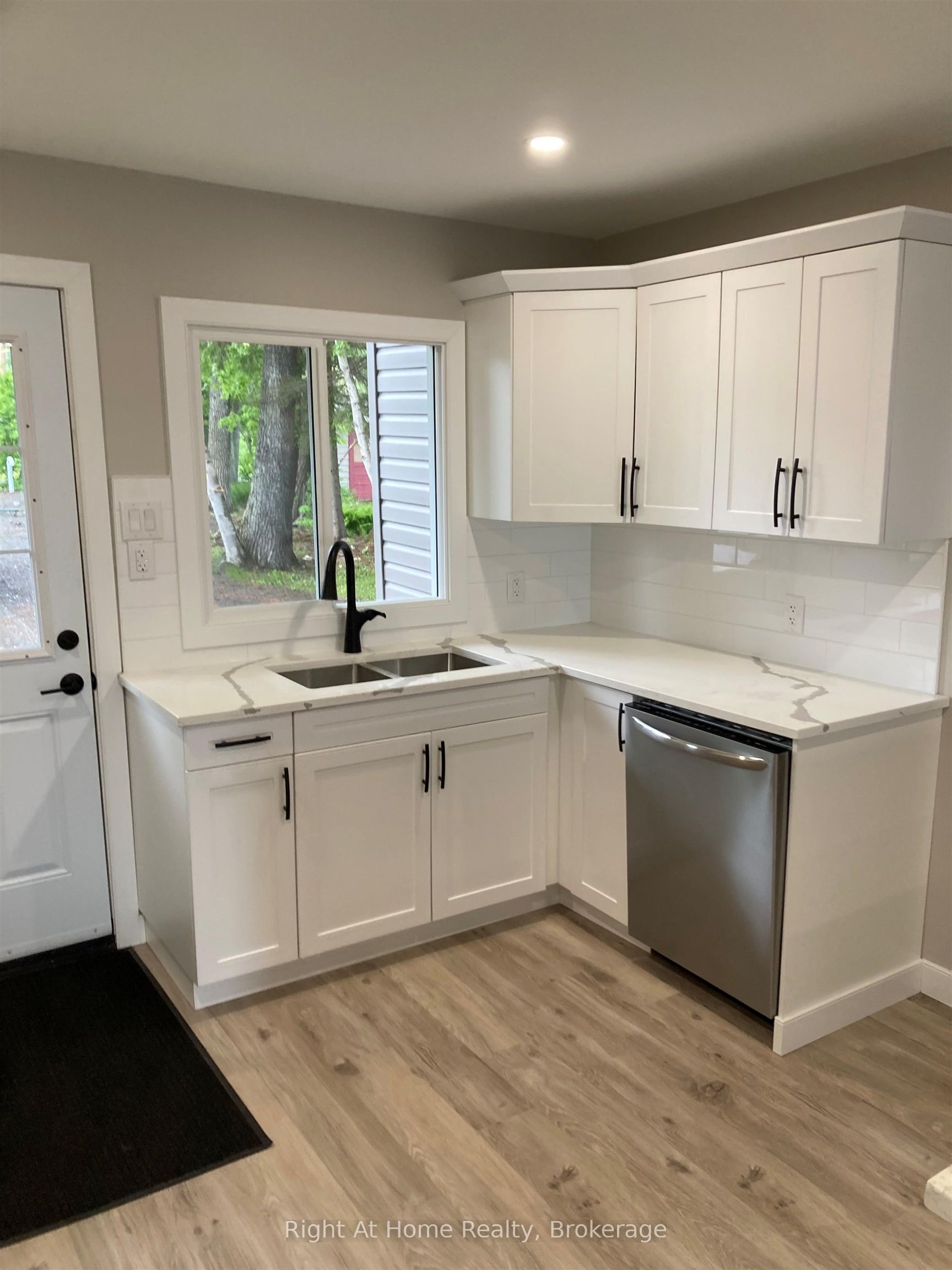 456 East Floral Beach Road, Shuniah, ON P7A 0H1 photo 2