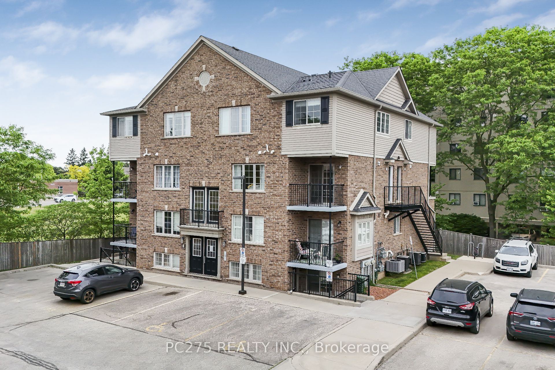 12 Holborn Drive E37, Kitchener, ON N2A 0A4 photo 2