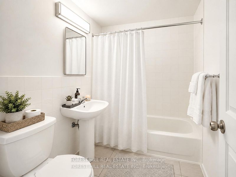 92 Robinson Street 202, Hamilton, ON L8P 1Z1 photo 3