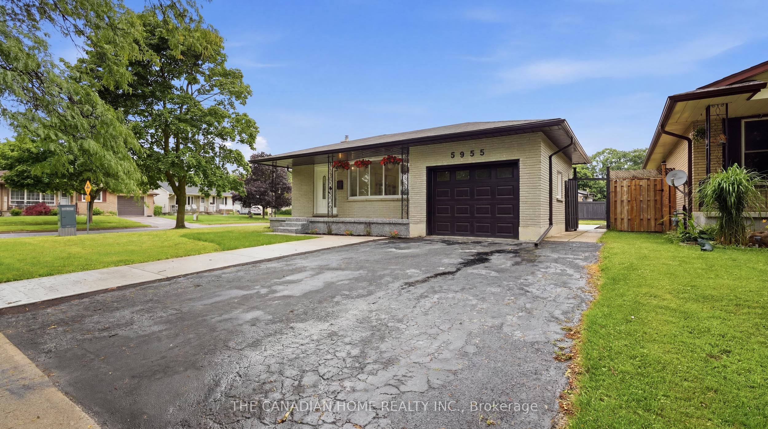 5955 Frontenac Street, Niagara Falls, ON L2G 3B1 photo 2