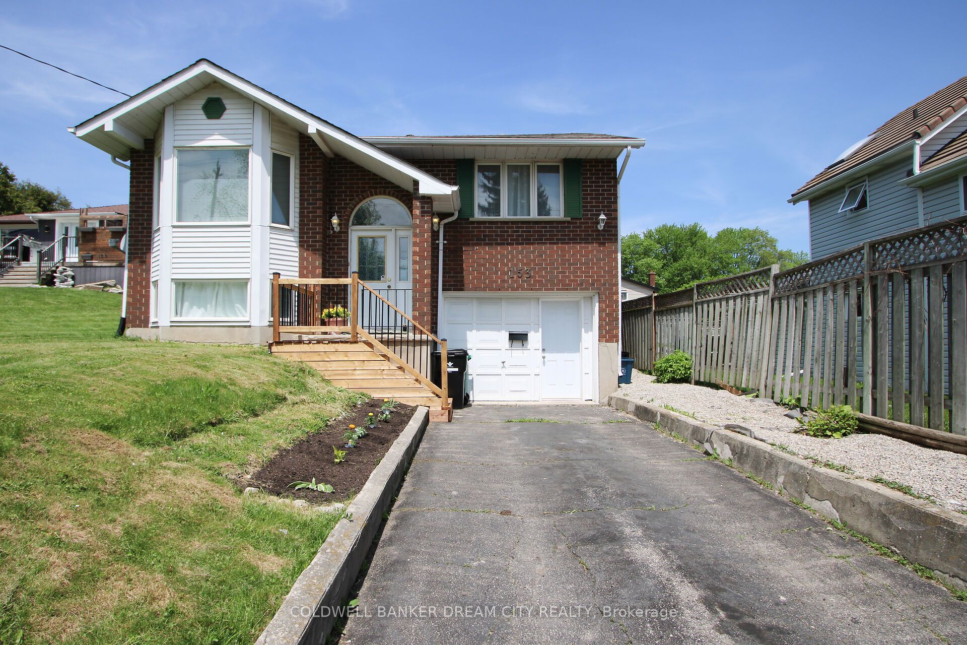 153 FISHER MILLS Road, Cambridge, ON N3C 1E1 photo 2