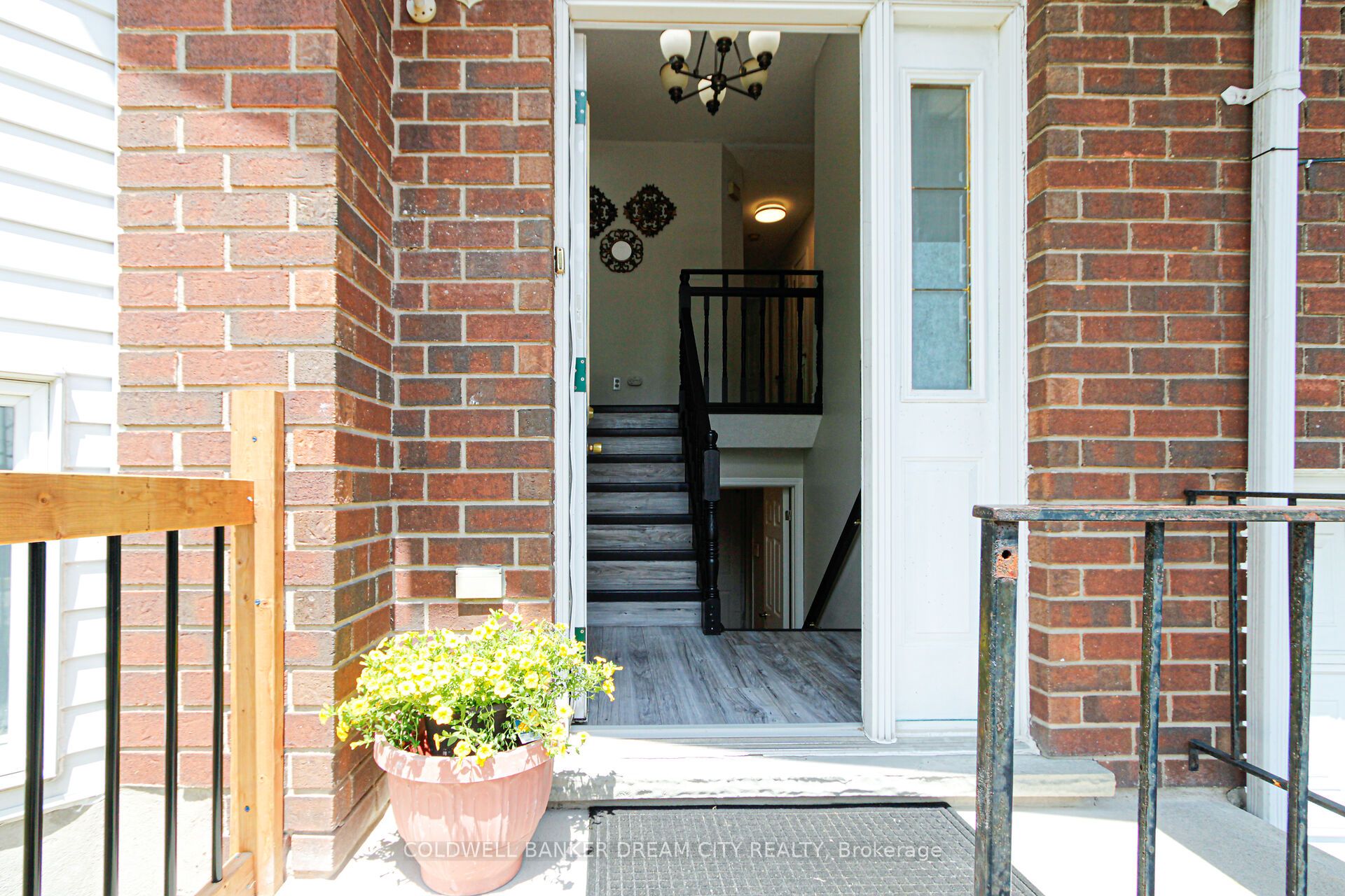 153 FISHER MILLS Road, Cambridge, ON N3C 1E1 photo 3