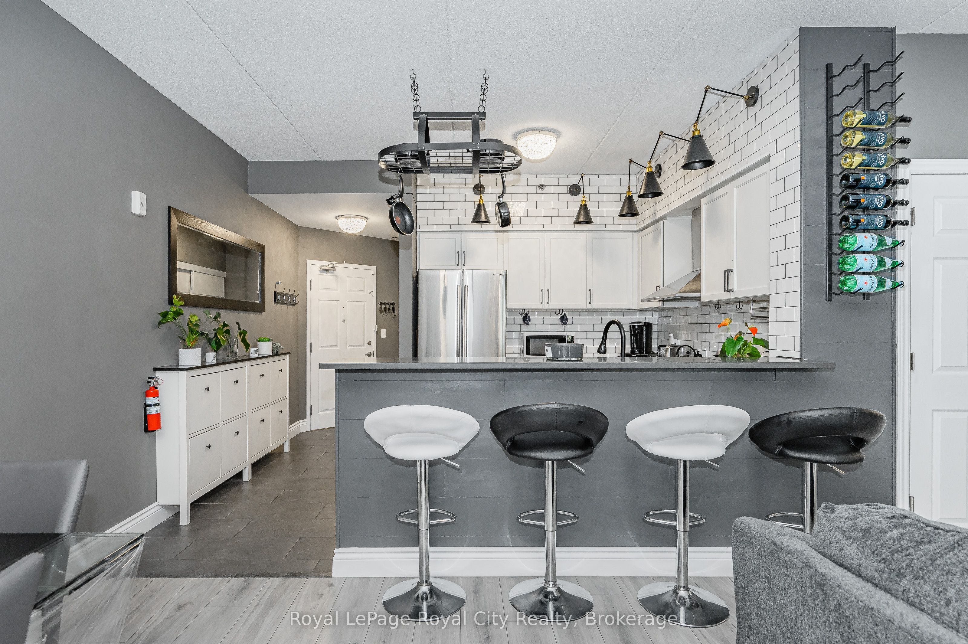 308 Watson Parkway N 102, Guelph, ON N1E 0G7 photo 5