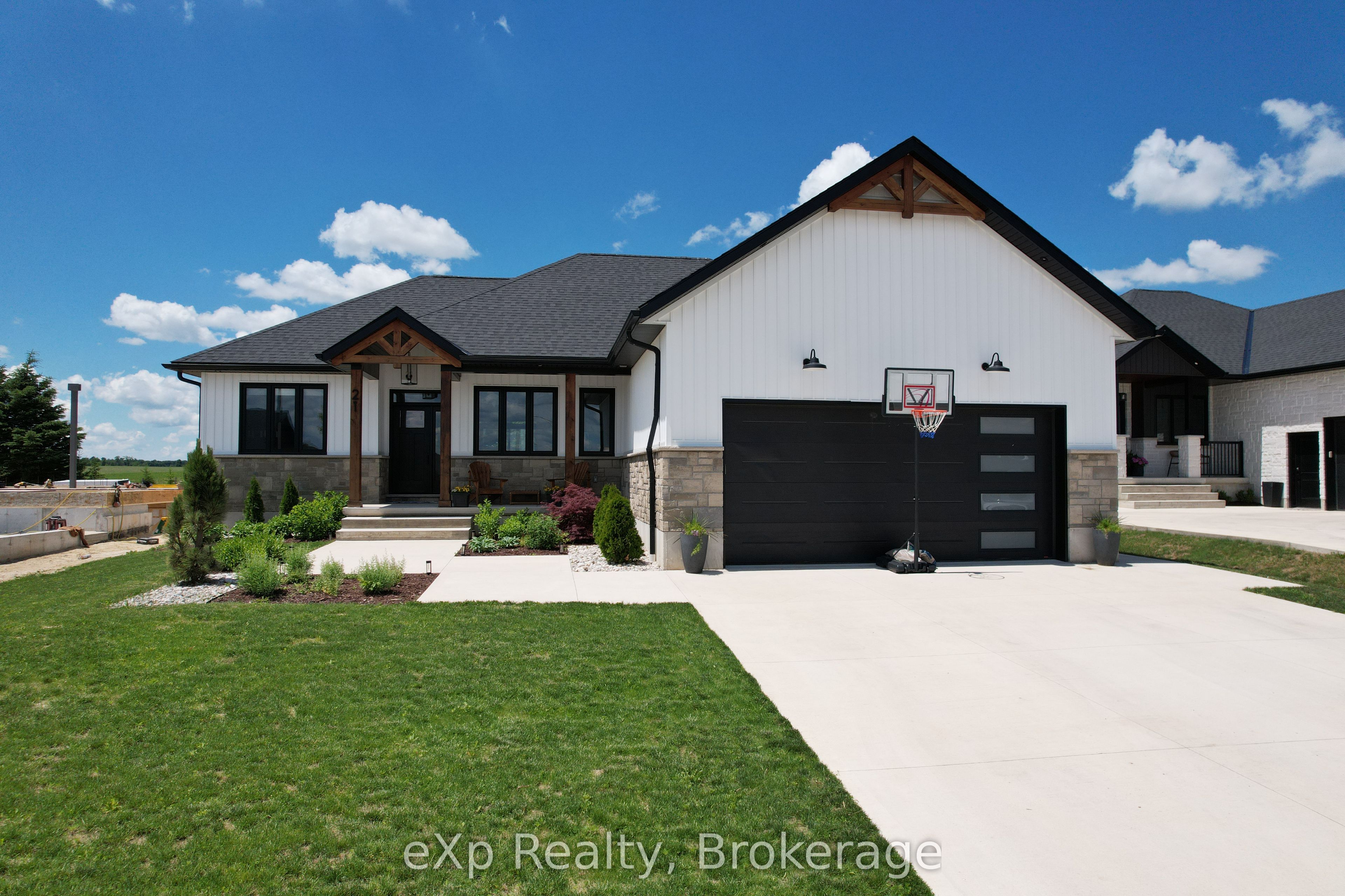 21 Devinwood Avenue, Brockton, ON N0G 2V0
