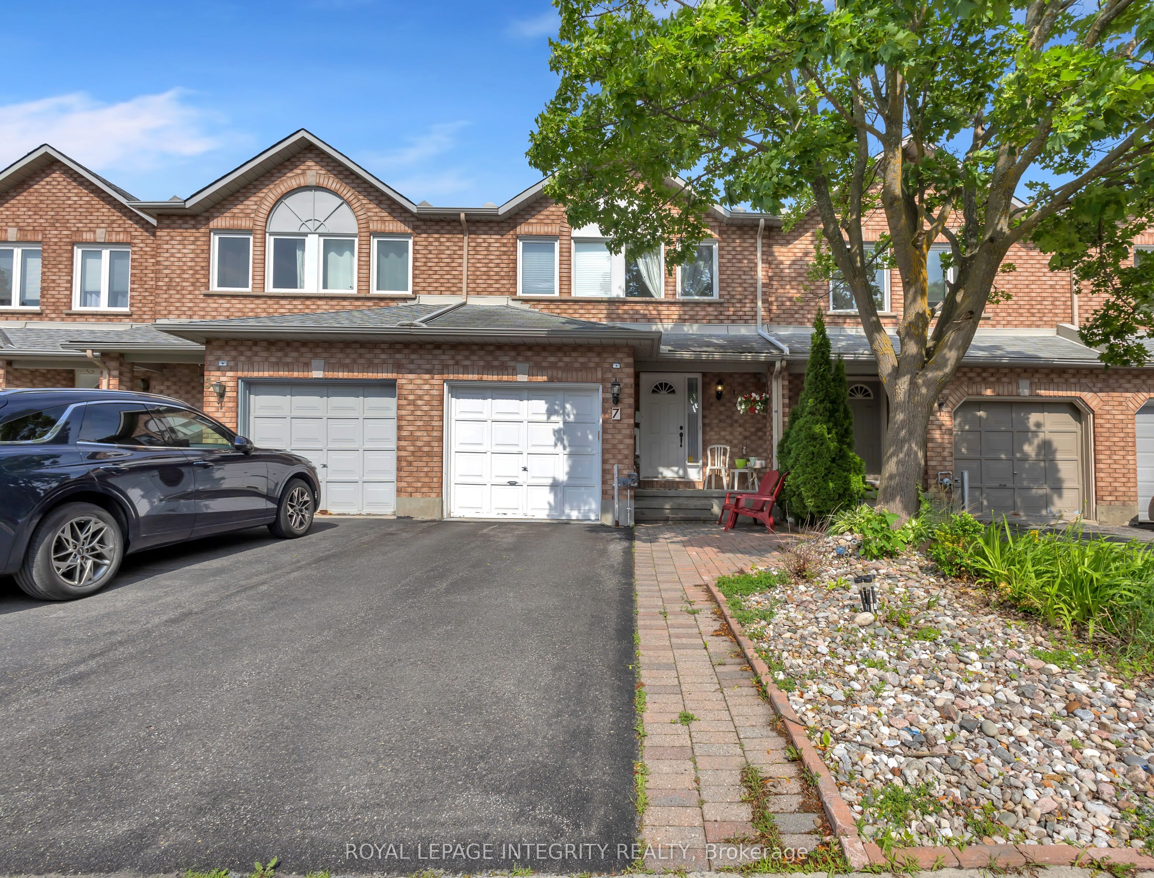 7 Westpointe Crescent, South of Baseline to Knoxdale, ON K2G 5Z1