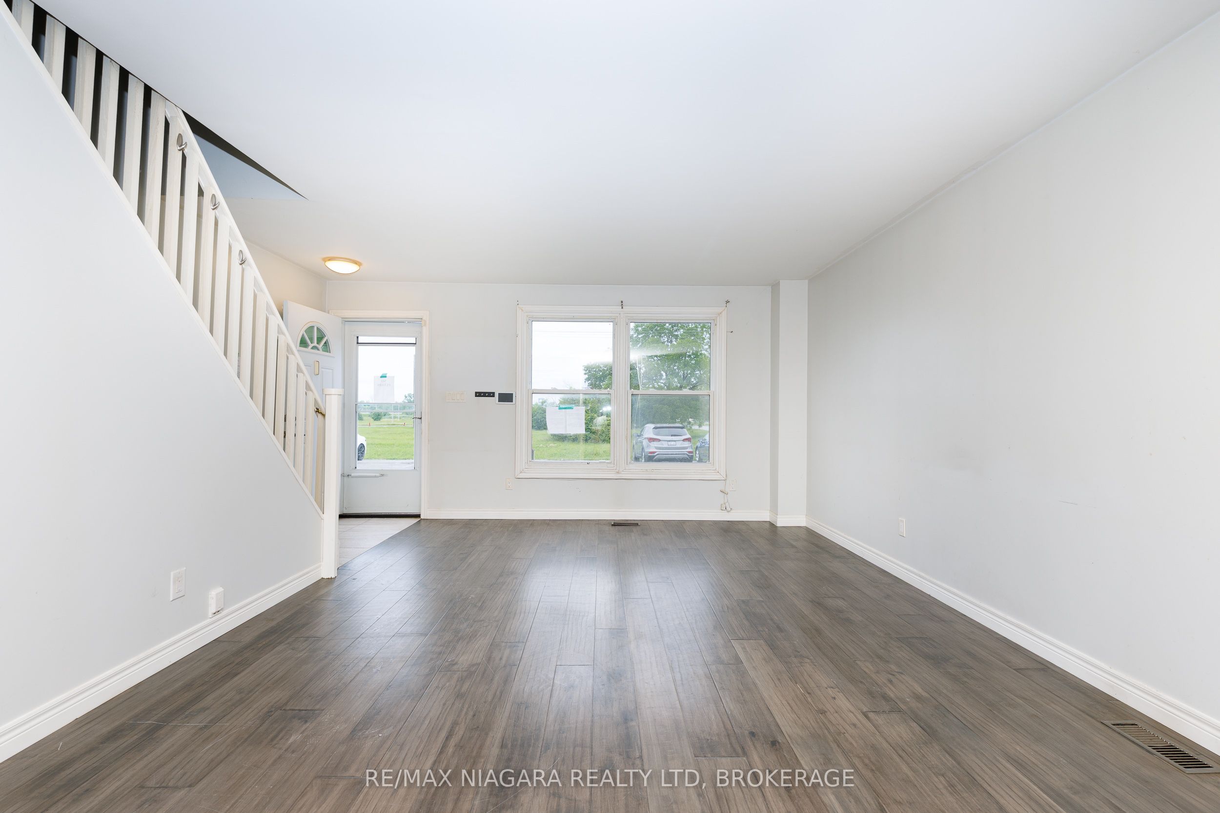 252 Bertie Street 1, Fort Erie, ON L2A 1Z6 photo 5