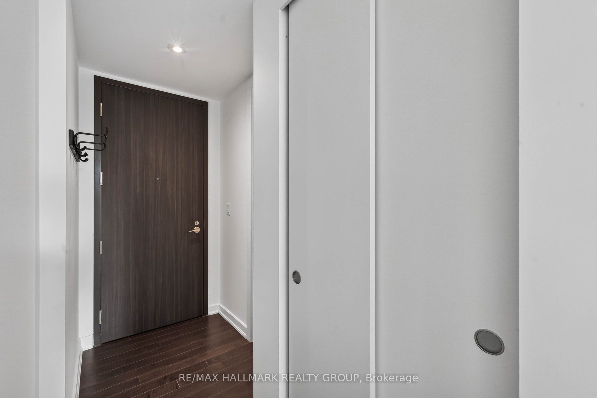 300 Lisgar Street 407, Ottawa Centre, ON K2P 0E2 photo 3
