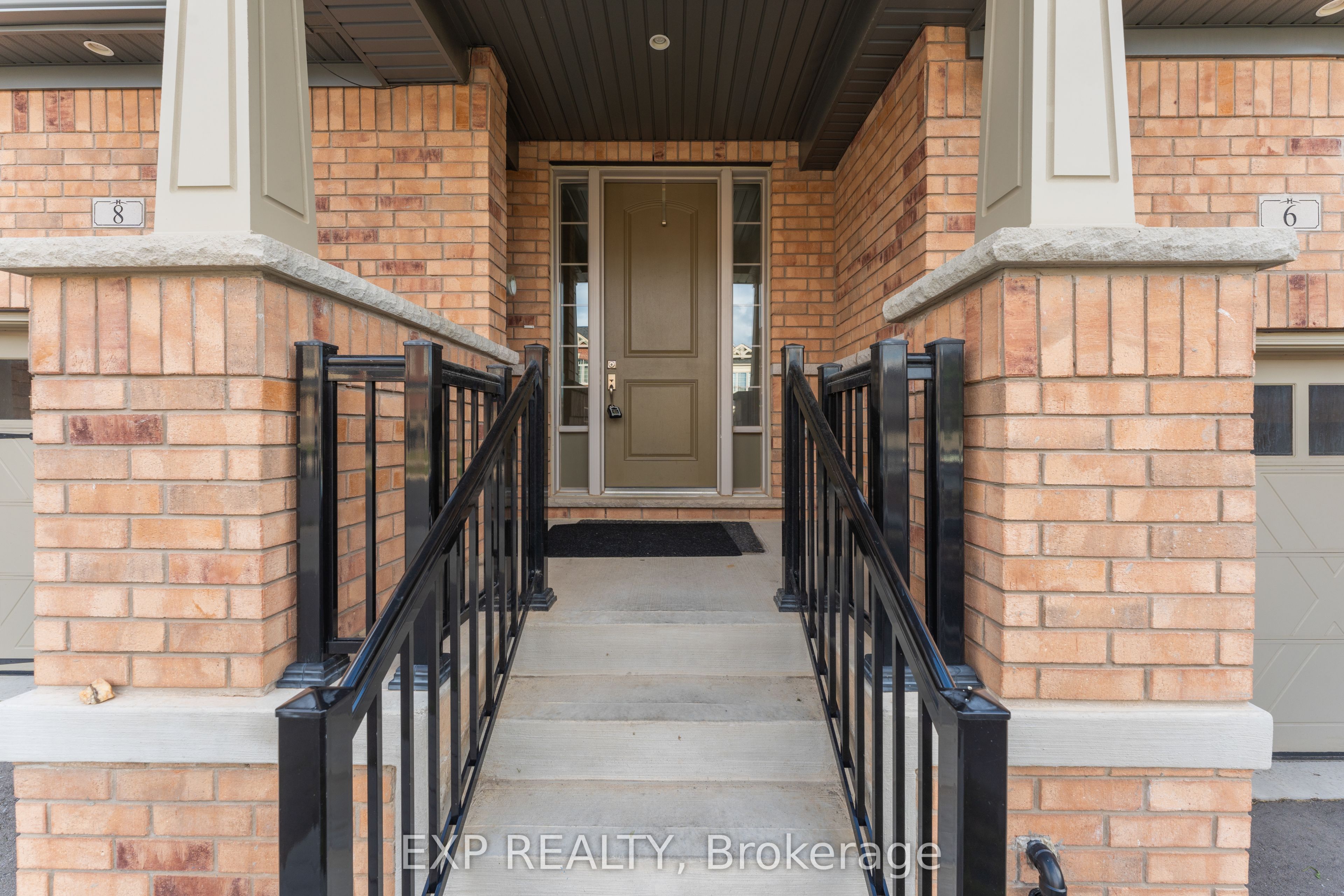 8 Roywood Street, Kitchener, ON N2R 0S5 photo 5